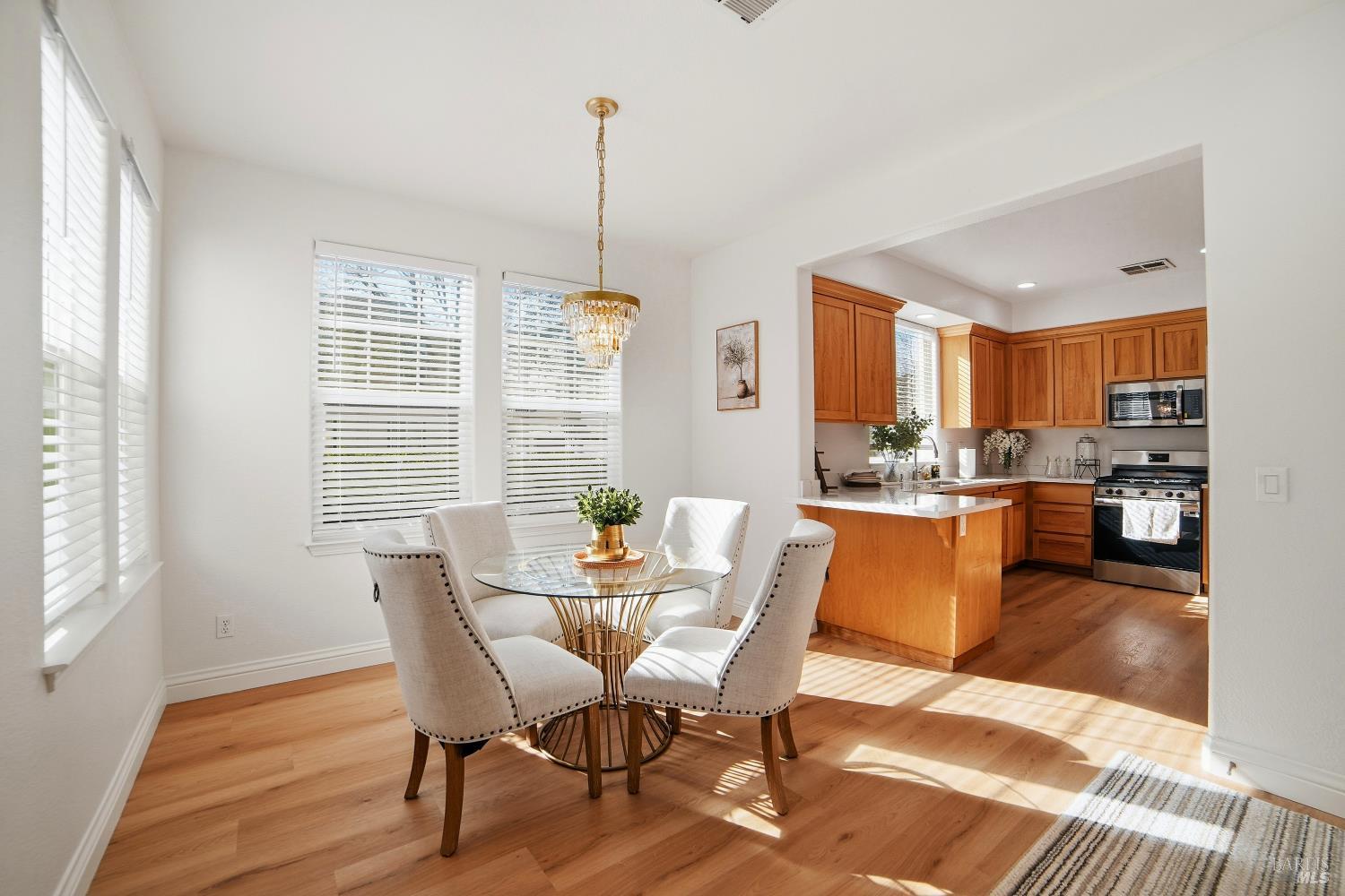 Detail Gallery Image 10 of 43 For 4077 Calloway Dr, Santa Rosa,  CA 95409 - 3 Beds | 2/1 Baths