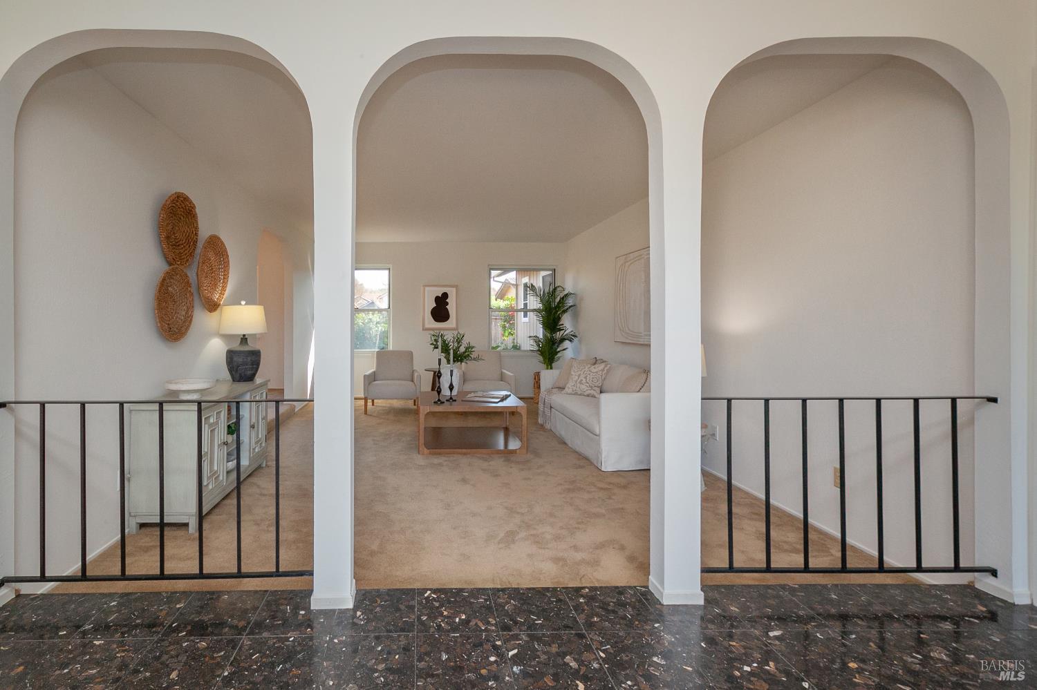 Detail Gallery Image 4 of 27 For 5530 Dupont Dr, Santa Rosa,  CA 95409 - 3 Beds | 2 Baths