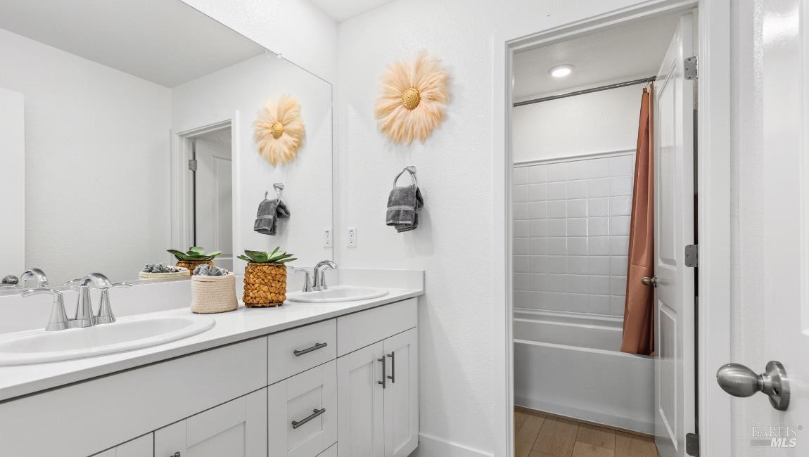 Detail Gallery Image 12 of 13 For 1 Capri Ct, American Canyon,  CA 94503 - 4 Beds | 2/1 Baths