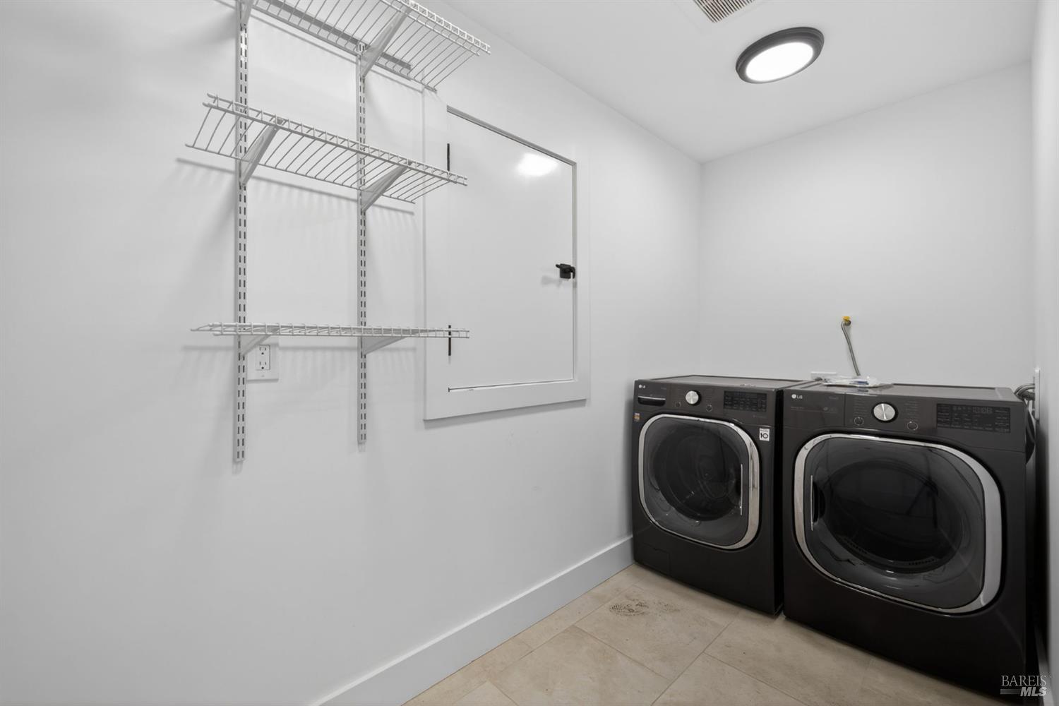 Detail Gallery Image 42 of 76 For 60 Marina Court Dr, San Rafael,  CA 94901 - 4 Beds | 3 Baths