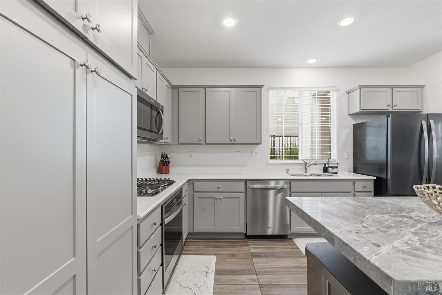 Detail Gallery Image 12 of 38 For 6420 Paysar Ln, Gilroy,  CA 95020 - 3 Beds | 2/1 Baths