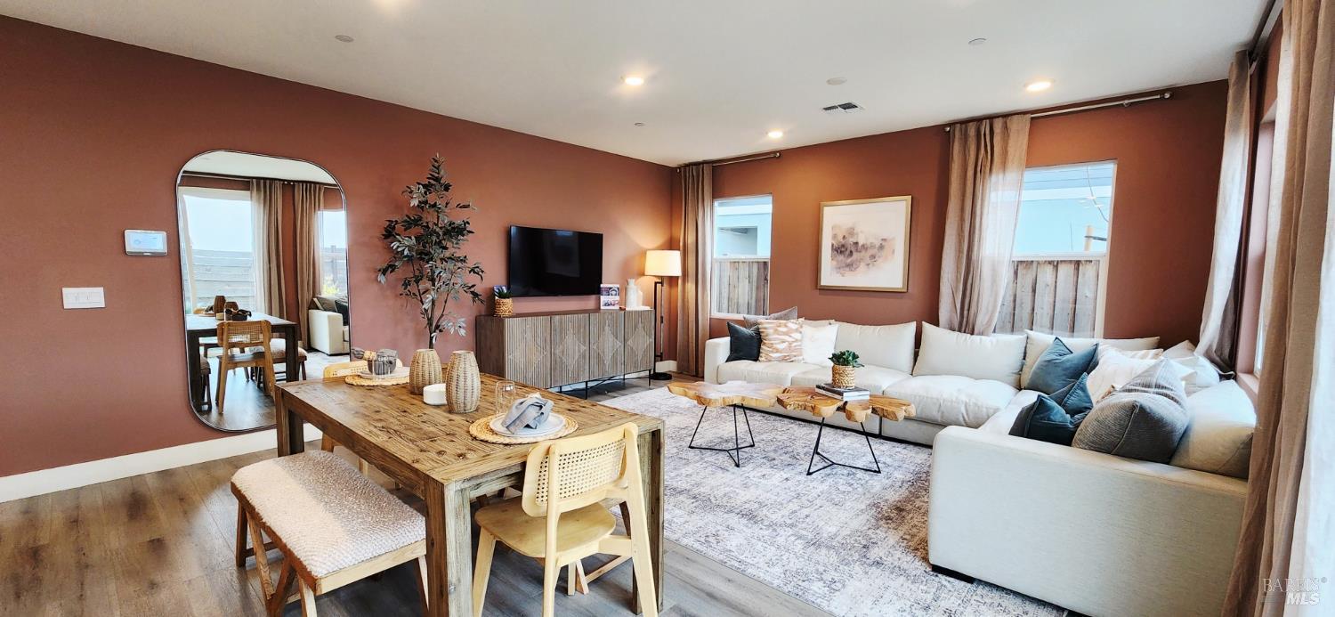 Detail Gallery Image 8 of 22 For 11 Capri Ct, American Canyon,  CA 94503 - 4 Beds | 2/1 Baths