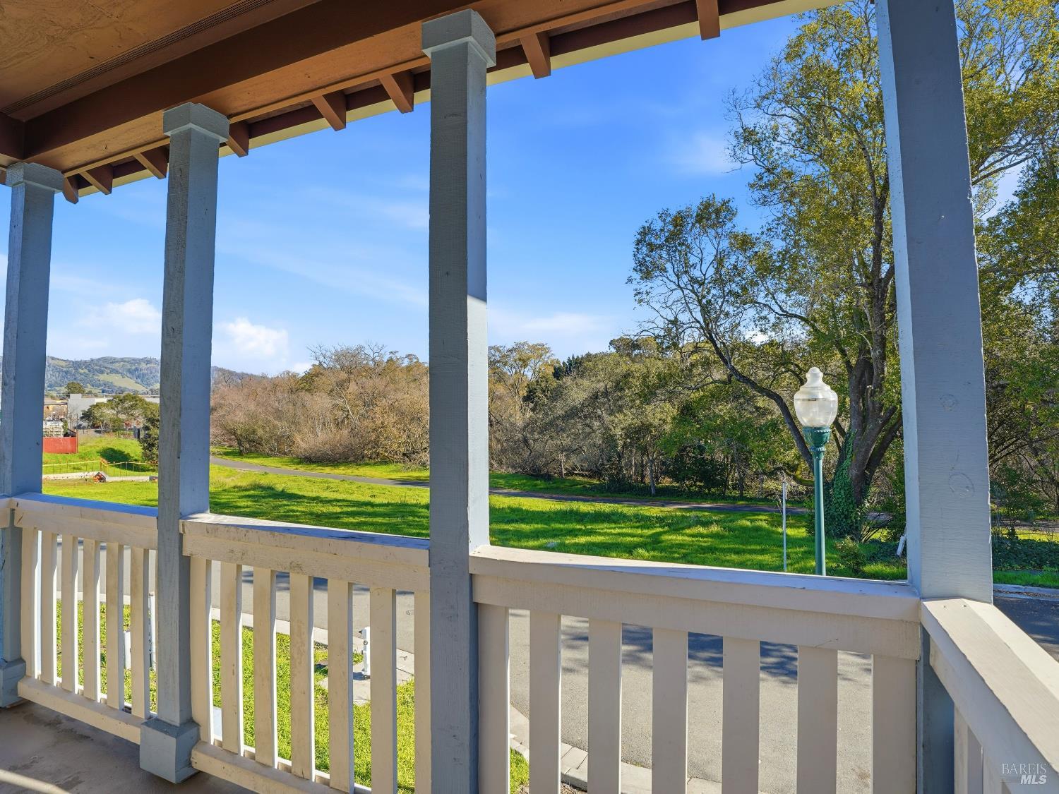 Detail Gallery Image 4 of 60 For 4424 Streamside Dr, Santa Rosa,  CA 95409 - 3 Beds | 3/1 Baths