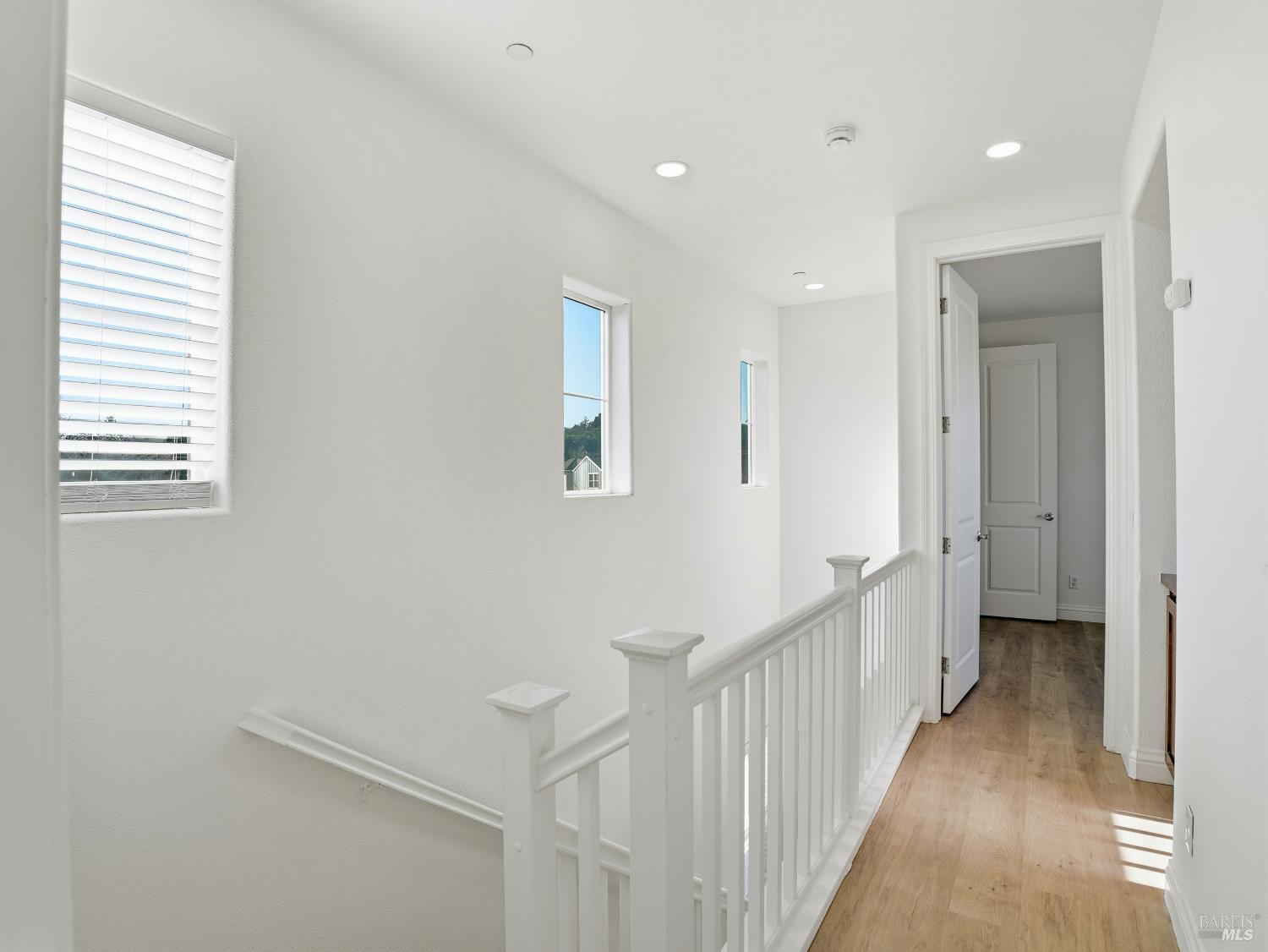 Detail Gallery Image 28 of 60 For 4424 Streamside Dr, Santa Rosa,  CA 95409 - 3 Beds | 3/1 Baths