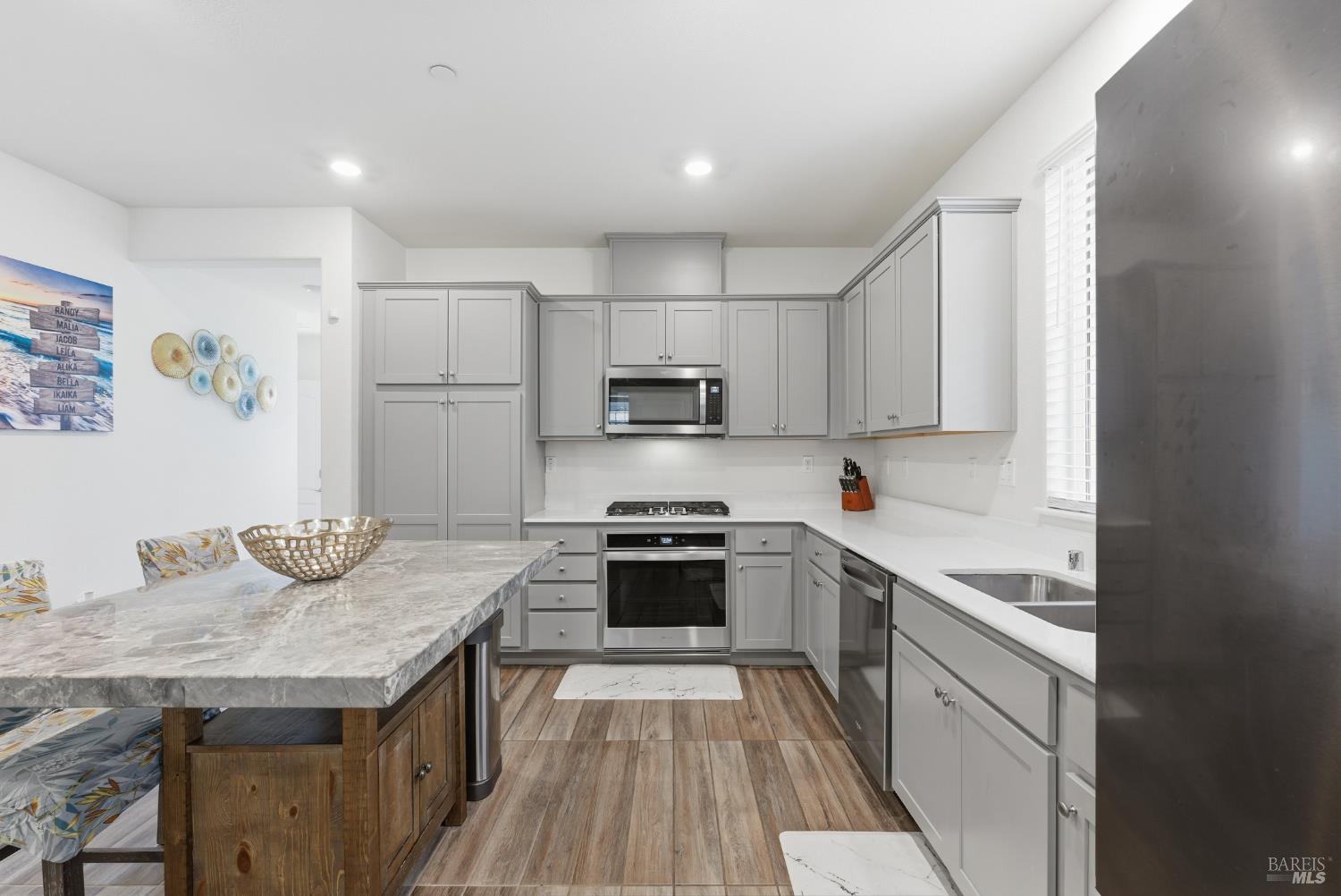 Detail Gallery Image 13 of 38 For 6420 Paysar Ln, Gilroy,  CA 95020 - 3 Beds | 2/1 Baths