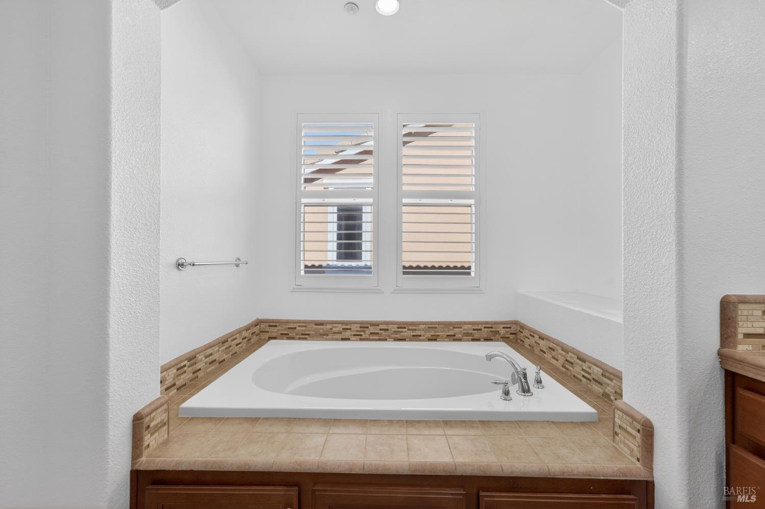 Detail Gallery Image 73 of 81 For 247 Cantada Way, American Canyon,  CA 94503 - 5 Beds | 4/1 Baths