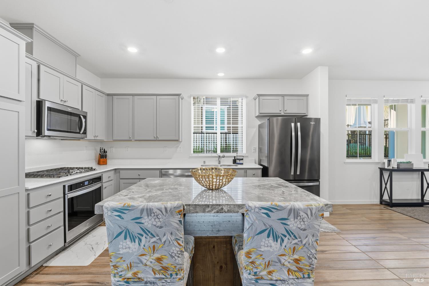 Detail Gallery Image 11 of 38 For 6420 Paysar Ln, Gilroy,  CA 95020 - 3 Beds | 2/1 Baths