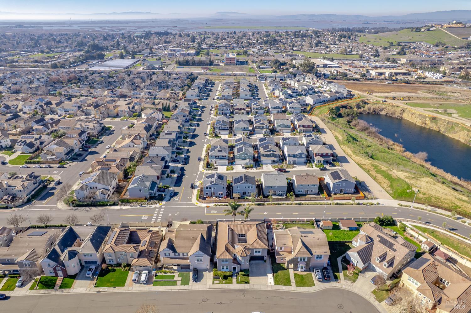 Detail Gallery Image 12 of 81 For 247 Cantada Way, American Canyon,  CA 94503 - 5 Beds | 4/1 Baths