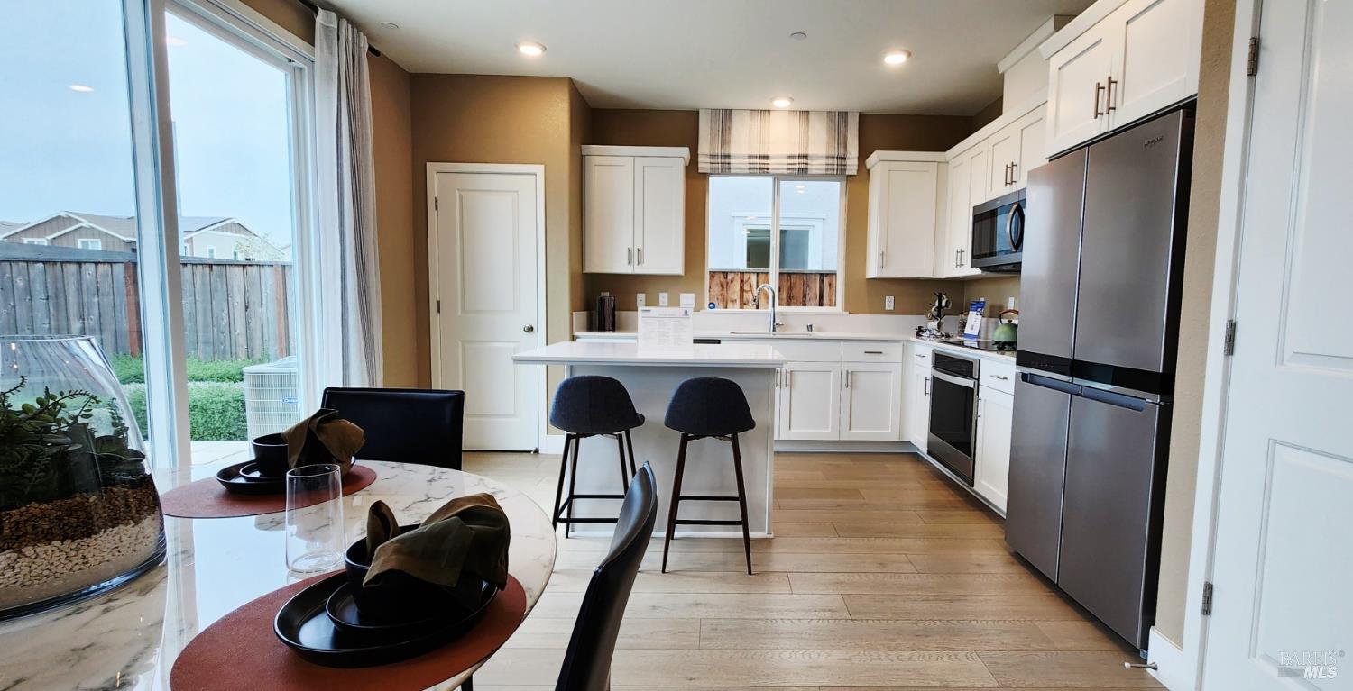 Detail Gallery Image 7 of 15 For 7 Capri Ct, American Canyon,  CA 94503 - 3 Beds | 2/1 Baths