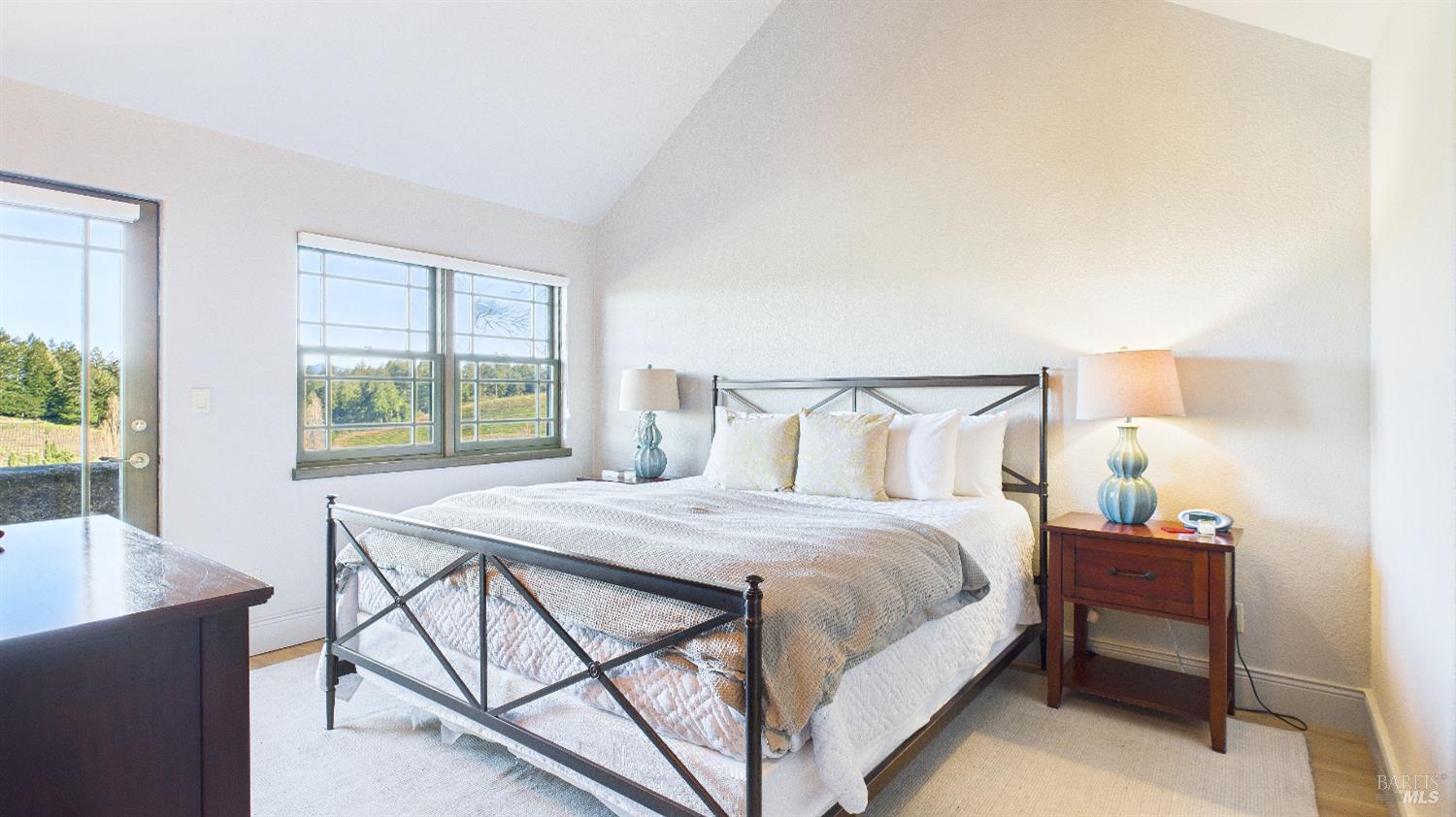 Detail Gallery Image 21 of 45 For 3225 W Dry Creek Rd, Healdsburg,  CA 95448 - 3 Beds | 4/1 Baths