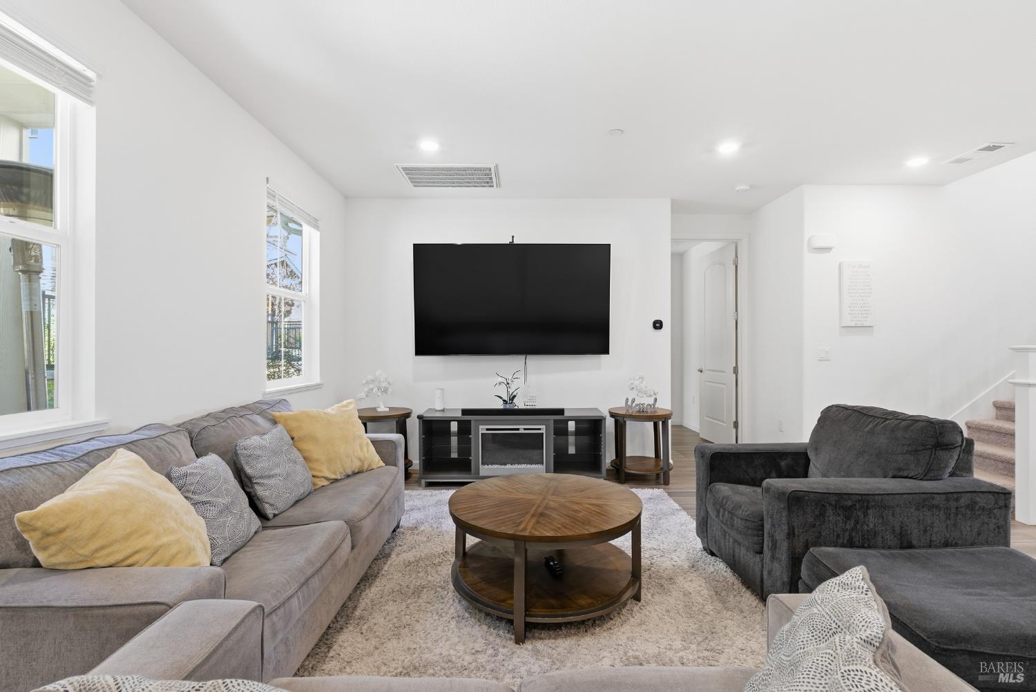 Detail Gallery Image 6 of 38 For 6420 Paysar Ln, Gilroy,  CA 95020 - 3 Beds | 2/1 Baths