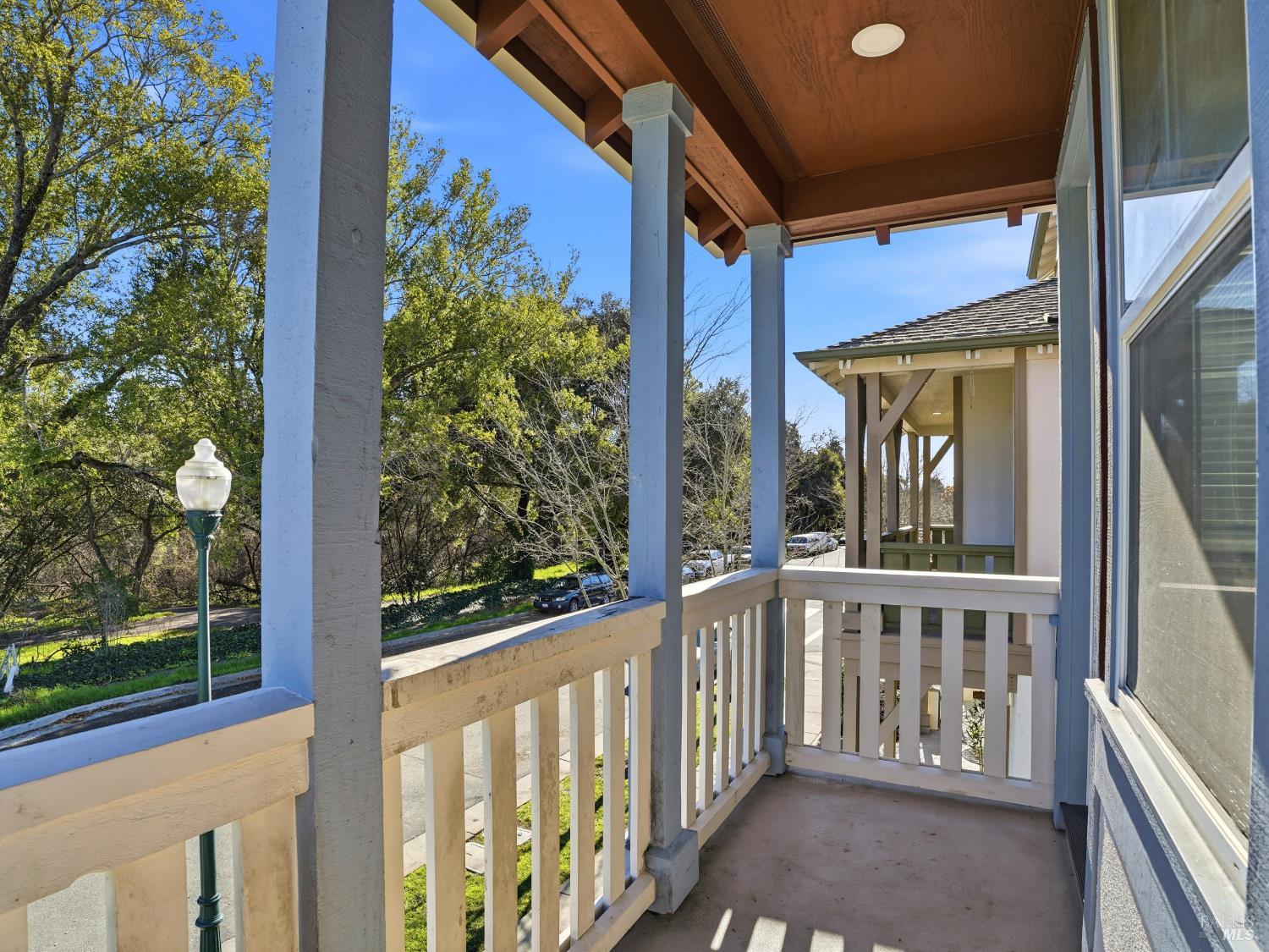 Detail Gallery Image 6 of 60 For 4424 Streamside Dr, Santa Rosa,  CA 95409 - 3 Beds | 3/1 Baths