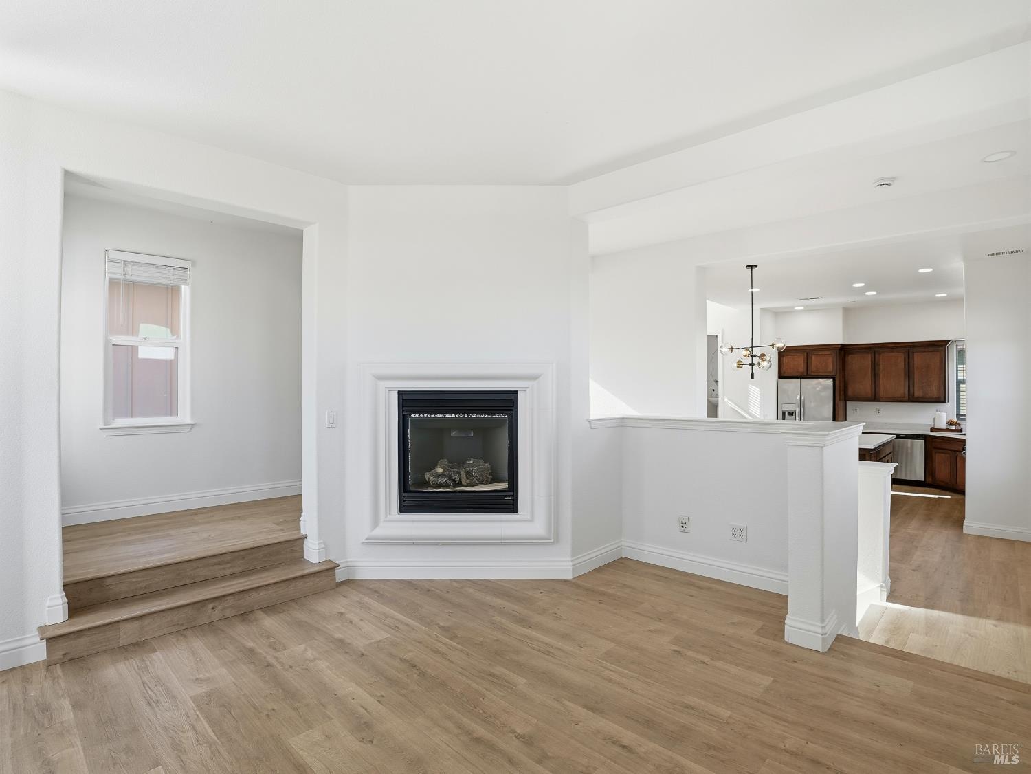 Detail Gallery Image 11 of 60 For 4424 Streamside Dr, Santa Rosa,  CA 95409 - 3 Beds | 3/1 Baths