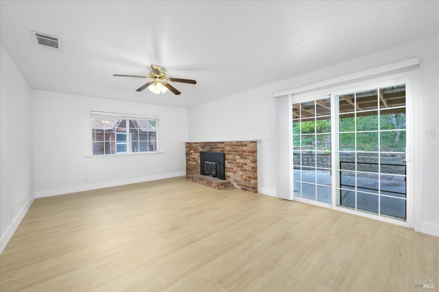 Detail Gallery Image 5 of 26 For 171 San Luis Ct, Vacaville,  CA 95688 - 3 Beds | 1 Baths