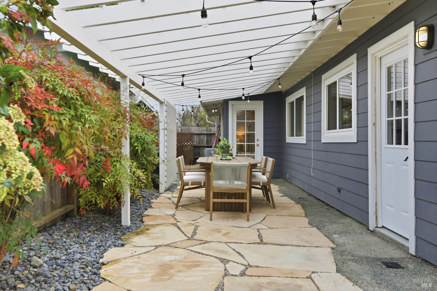 Detail Gallery Image 36 of 45 For 868 Rincon Way, San Rafael,  CA 94903 - 3 Beds | 2 Baths