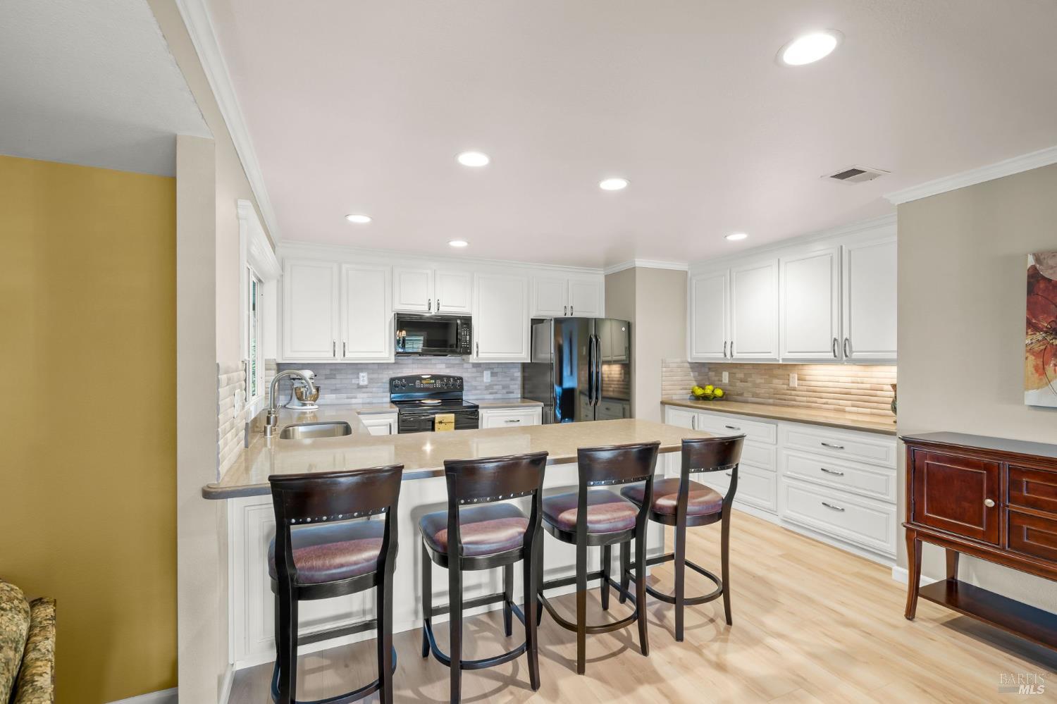 Detail Gallery Image 7 of 47 For 2222 Madrone Dr, Fairfield,  CA 94534 - 4 Beds | 3 Baths