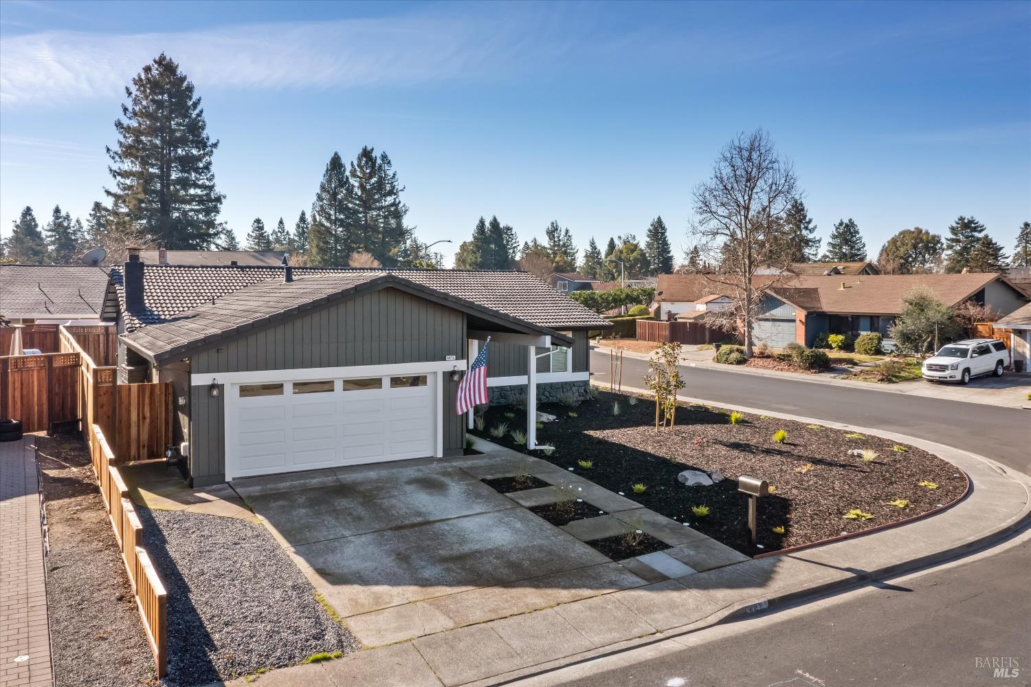 Detail Gallery Image 35 of 40 For 4472 Hollingsworth Cir, Rohnert Park,  CA 94928 - 3 Beds | 2 Baths