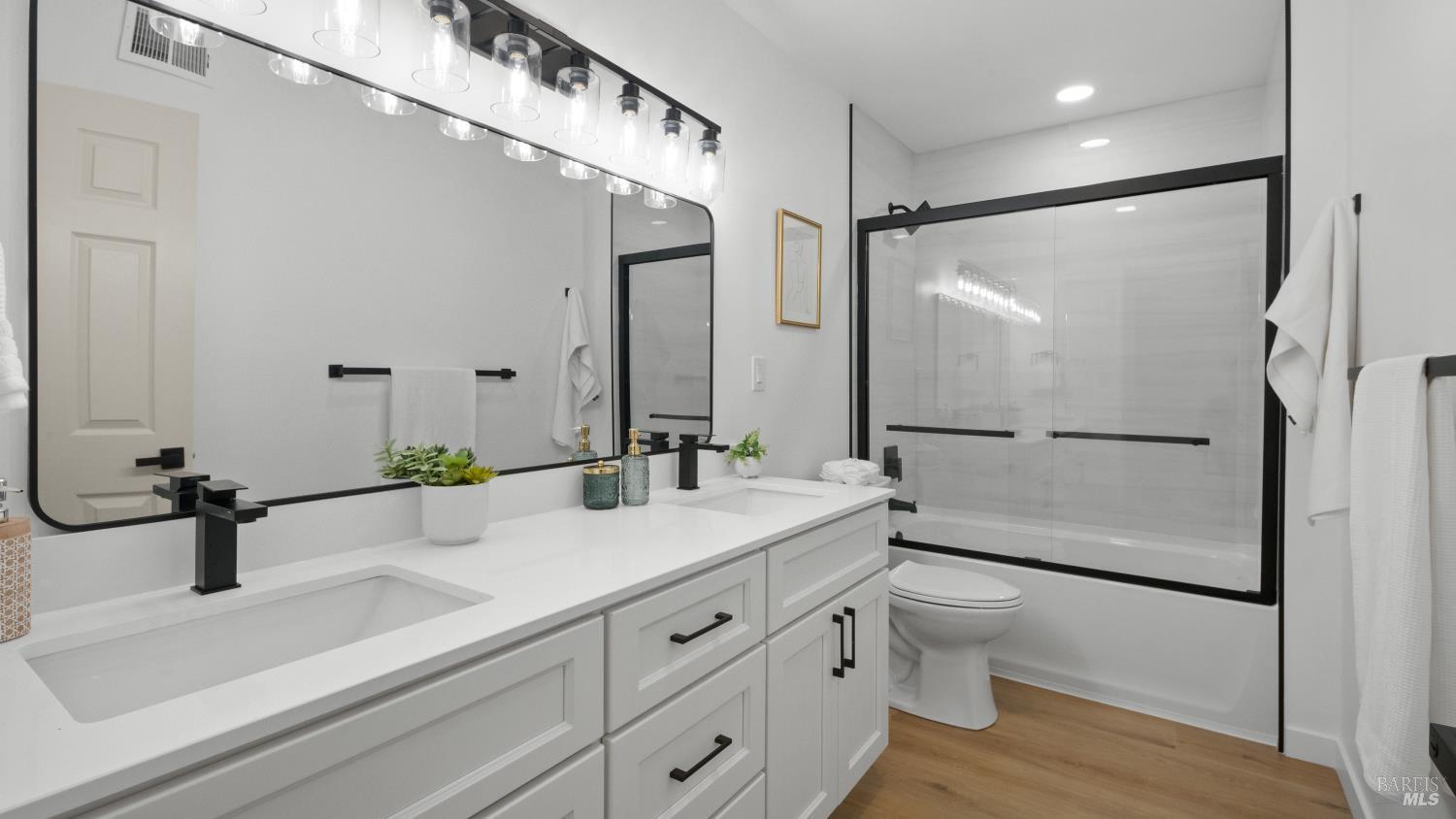 Detail Gallery Image 33 of 50 For 459 Meadowview Dr, Vacaville,  CA 95688 - 5 Beds | 3 Baths