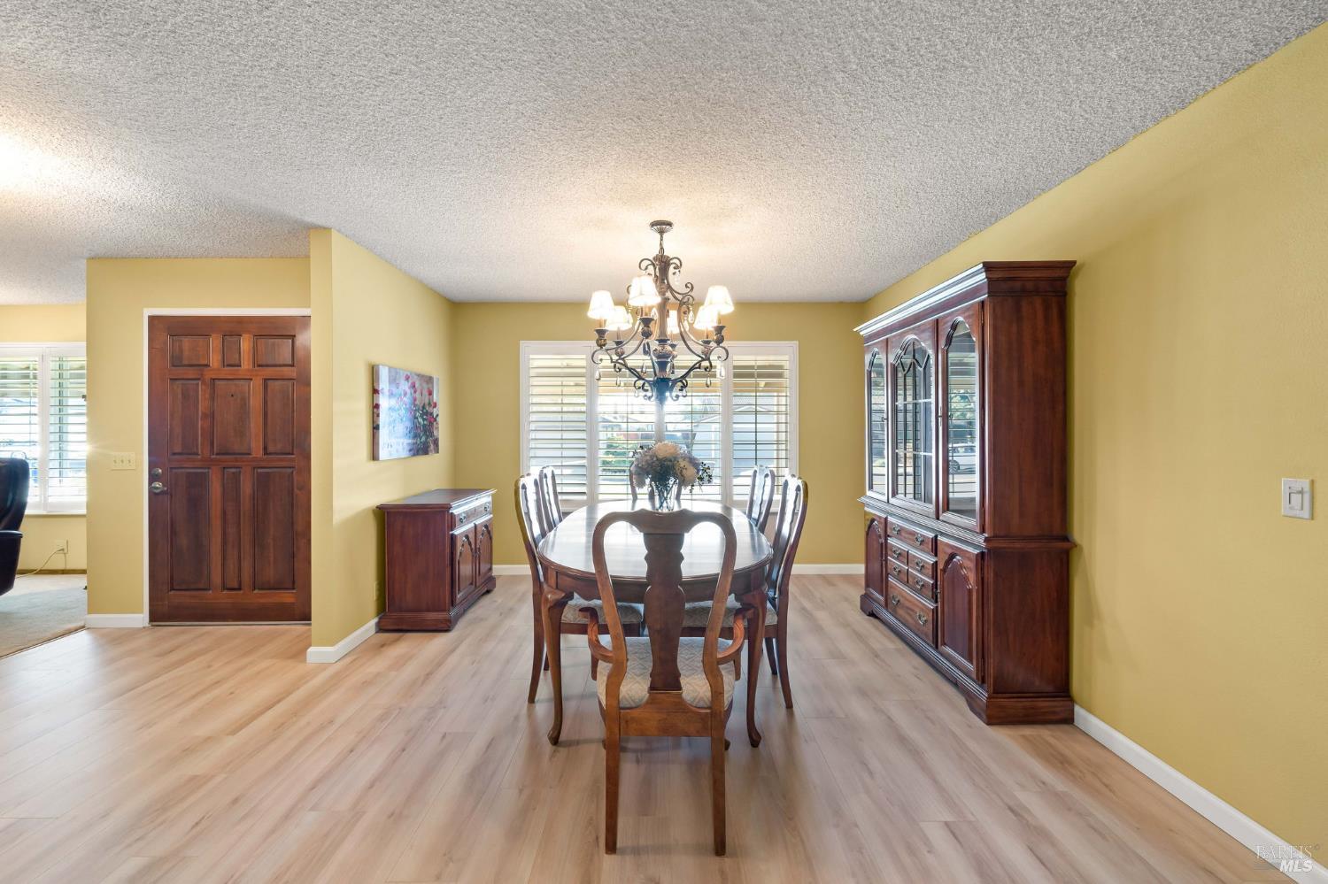 Detail Gallery Image 12 of 47 For 2222 Madrone Dr, Fairfield,  CA 94534 - 4 Beds | 3 Baths