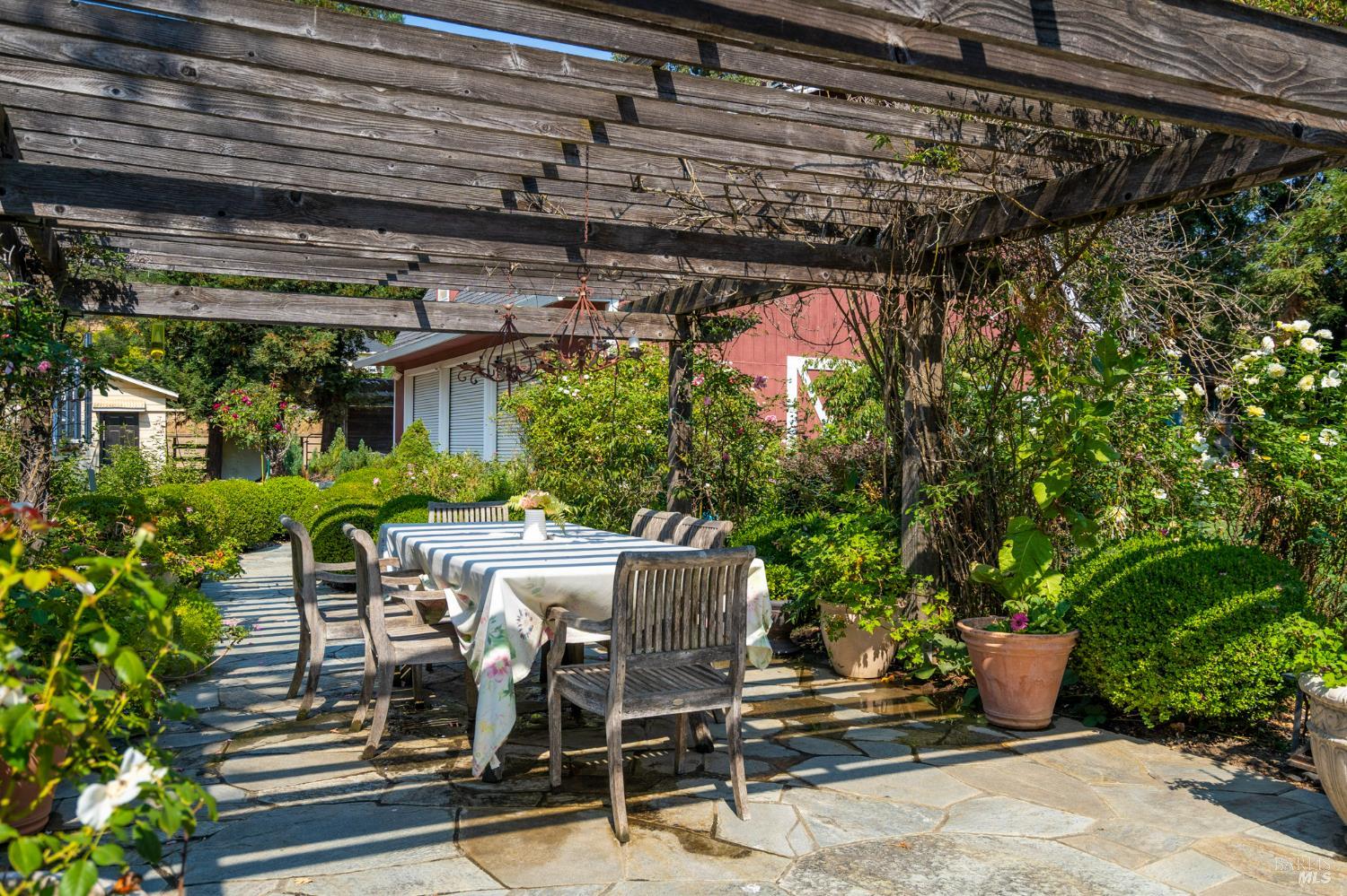 Detail Gallery Image 4 of 47 For 1846 Indian Valley Rd, Novato,  CA 94947 - 3 Beds | 2 Baths