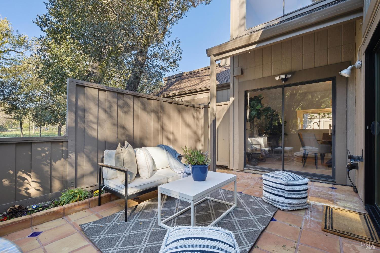 Detail Gallery Image 8 of 61 For 803 Indian Way, Novato,  CA 94949 - 3 Beds | 2 Baths