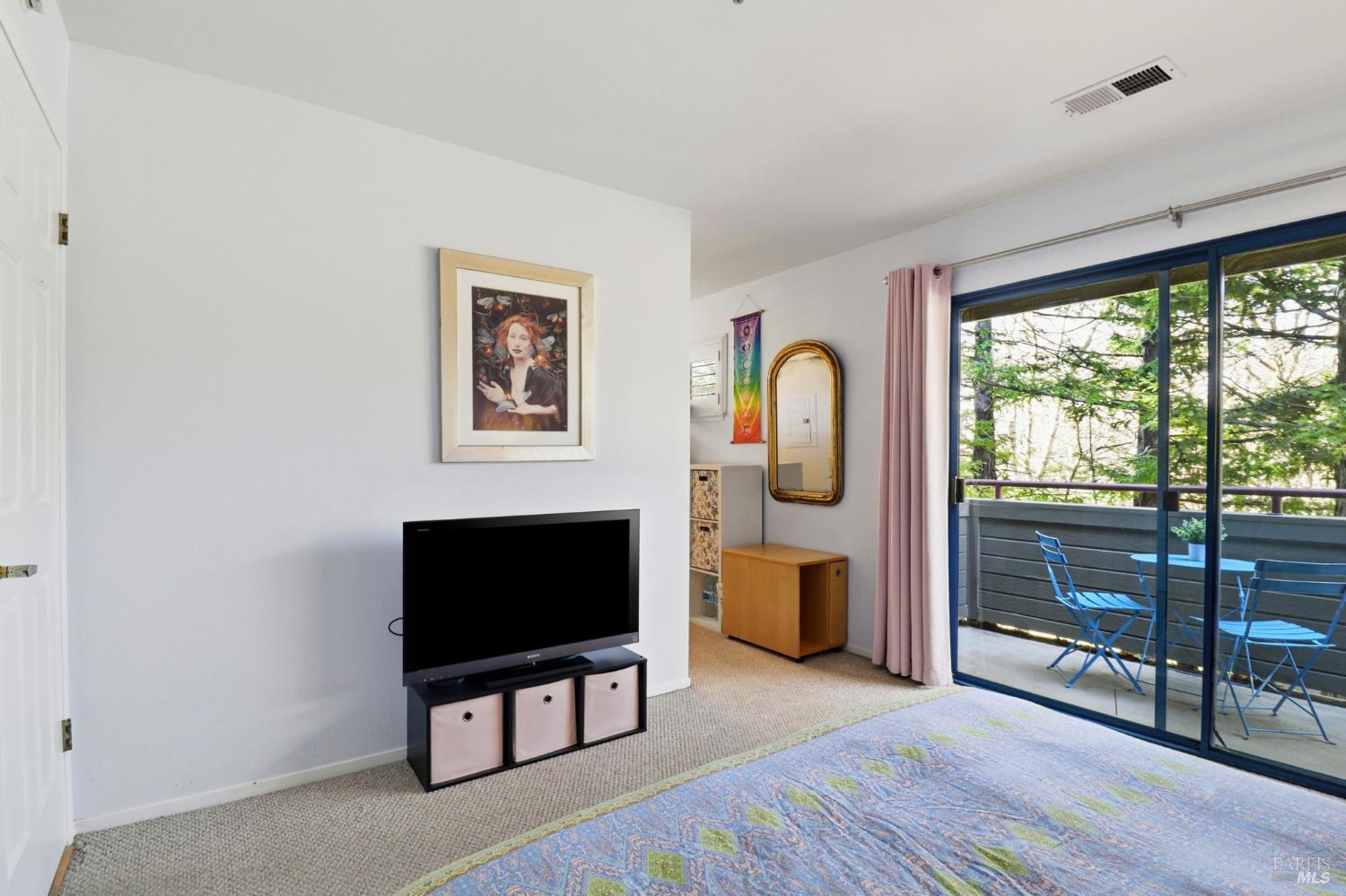 Detail Gallery Image 14 of 29 For 240 Seagull Row, Novato,  CA 94945 - 1 Beds | 1 Baths