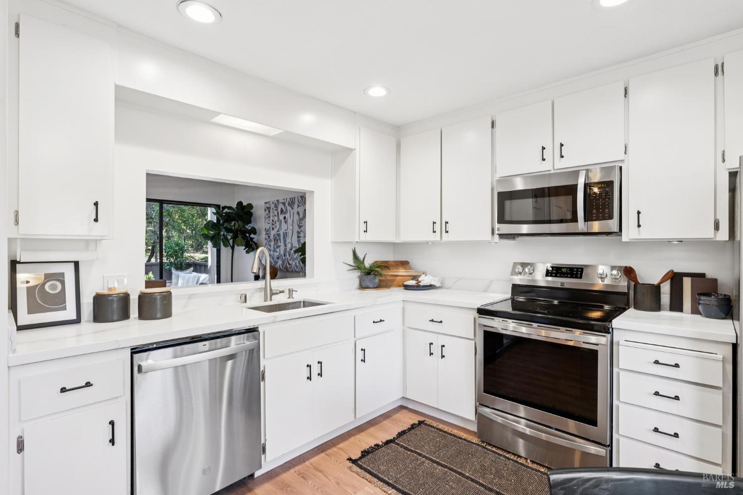 Detail Gallery Image 24 of 61 For 803 Indian Way, Novato,  CA 94949 - 3 Beds | 2 Baths