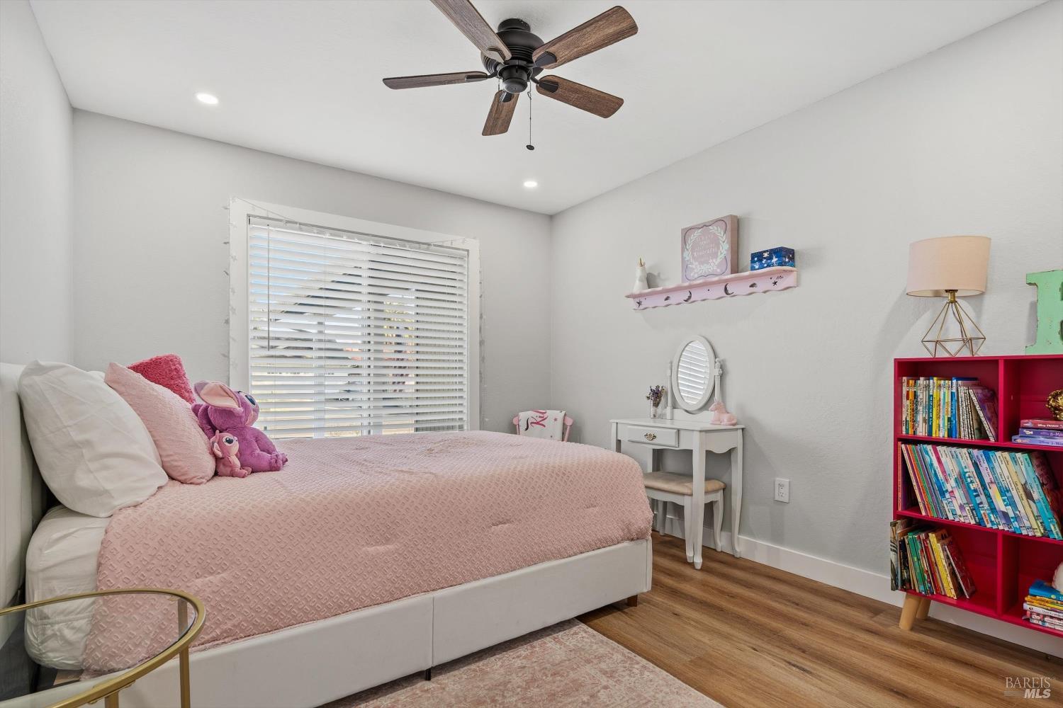 Detail Gallery Image 15 of 40 For 4472 Hollingsworth Cir, Rohnert Park,  CA 94928 - 3 Beds | 2 Baths