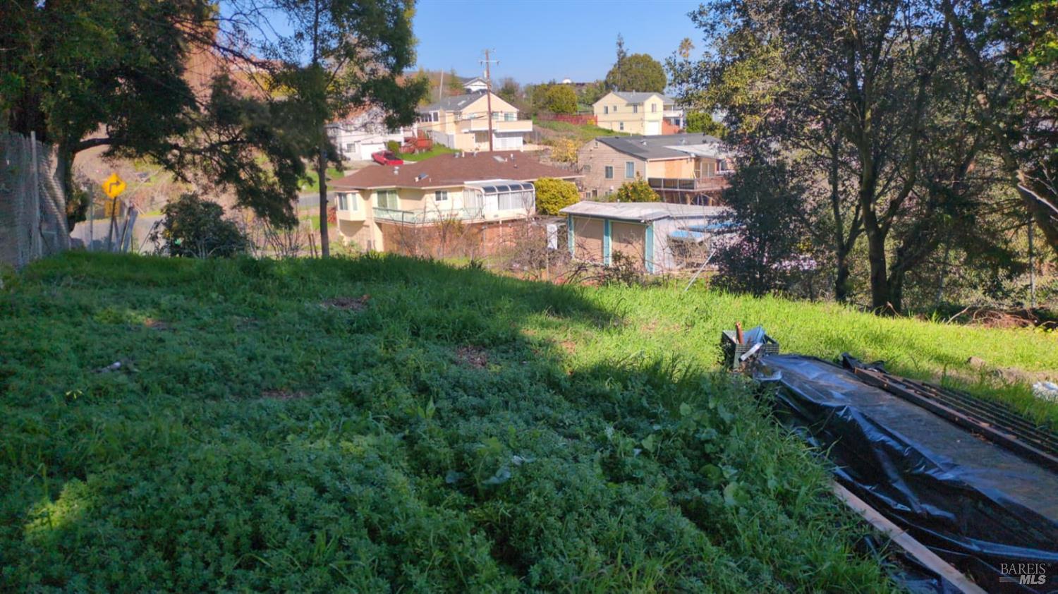 Detail Gallery Image 2 of 12 For 677 Renfrew Rd, El Sobrante,  CA 94803 - – Beds | – Baths