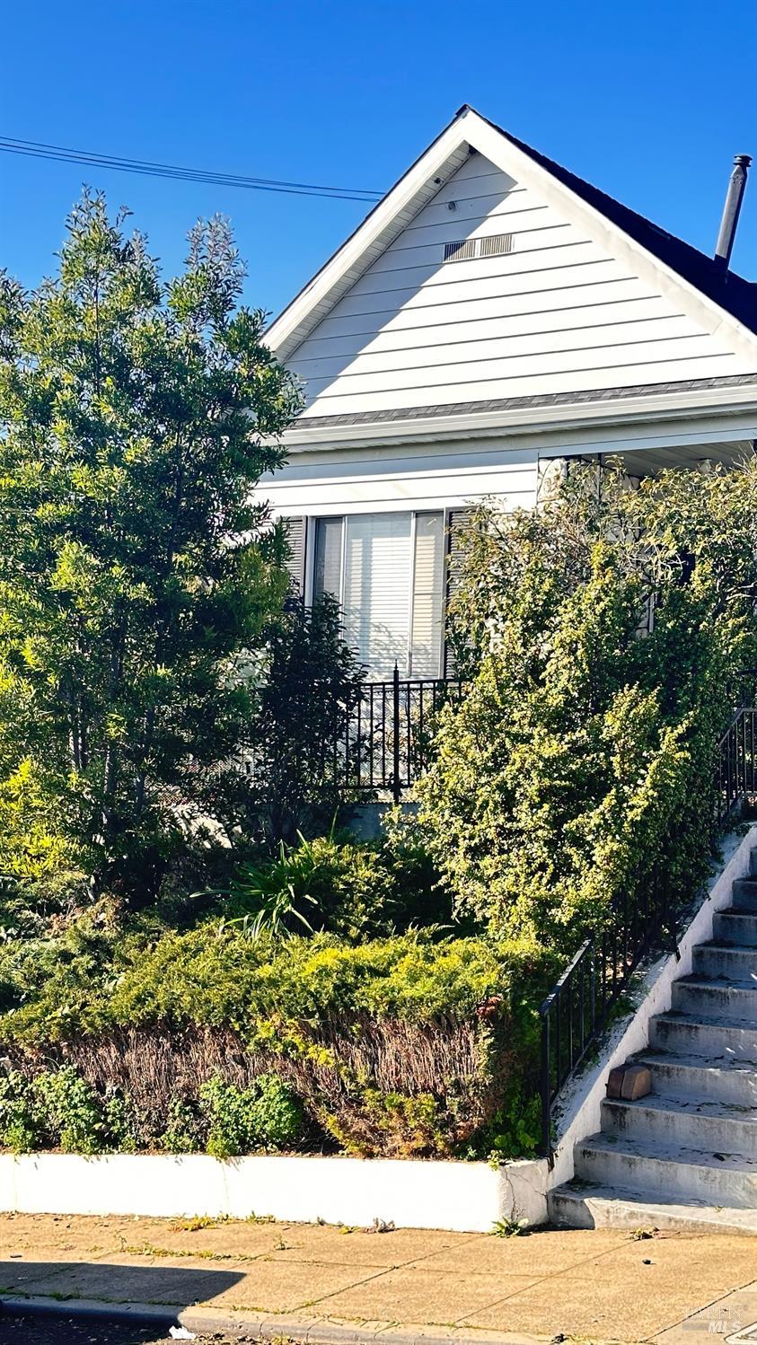 Detail Gallery Image 6 of 14 For 517 Branciforte St, Vallejo,  CA 94590 - 2 Beds | 1 Baths