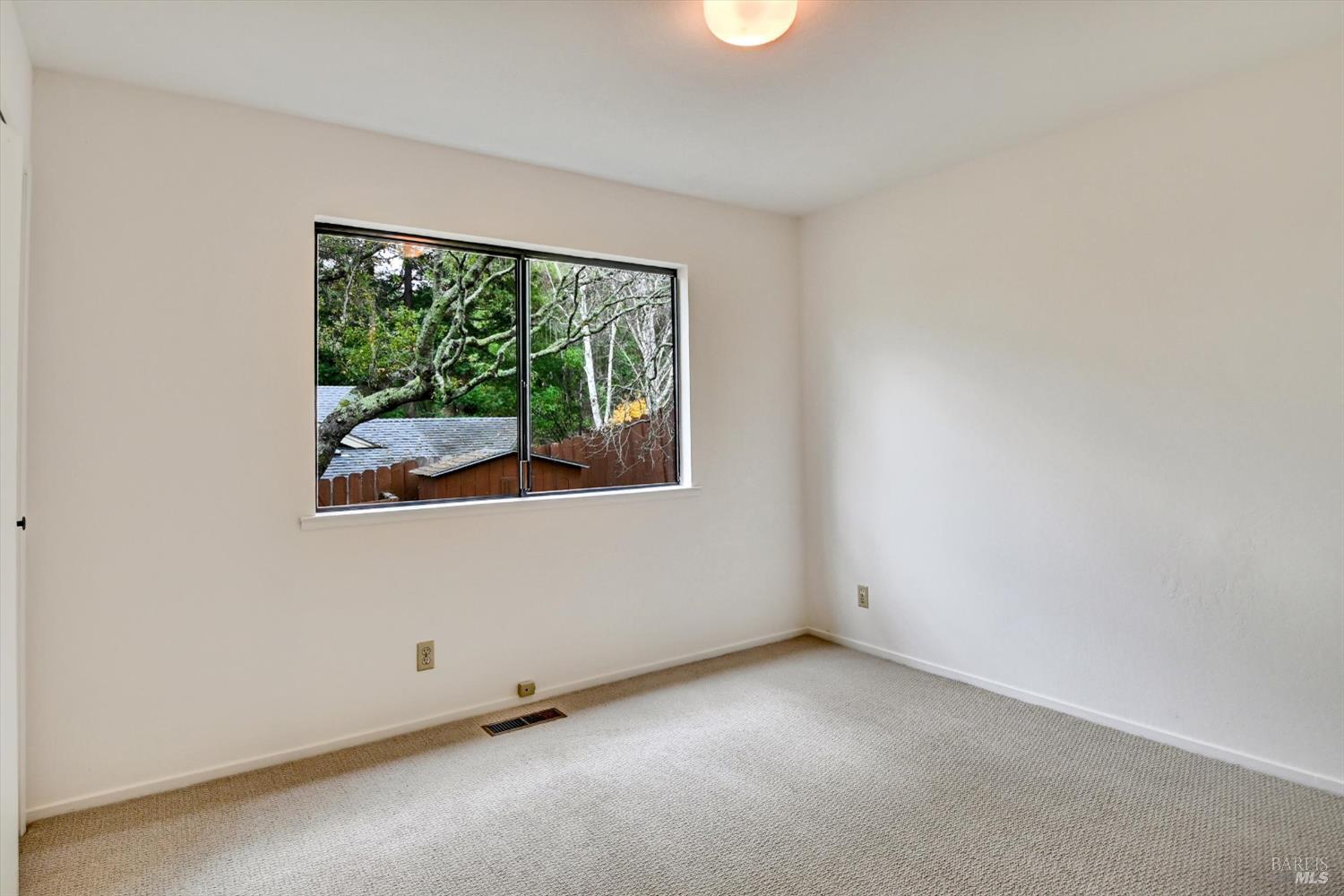 Detail Gallery Image 42 of 50 For 38 Dutch Valley Ln, San Anselmo,  CA 94960 - 4 Beds | 3 Baths