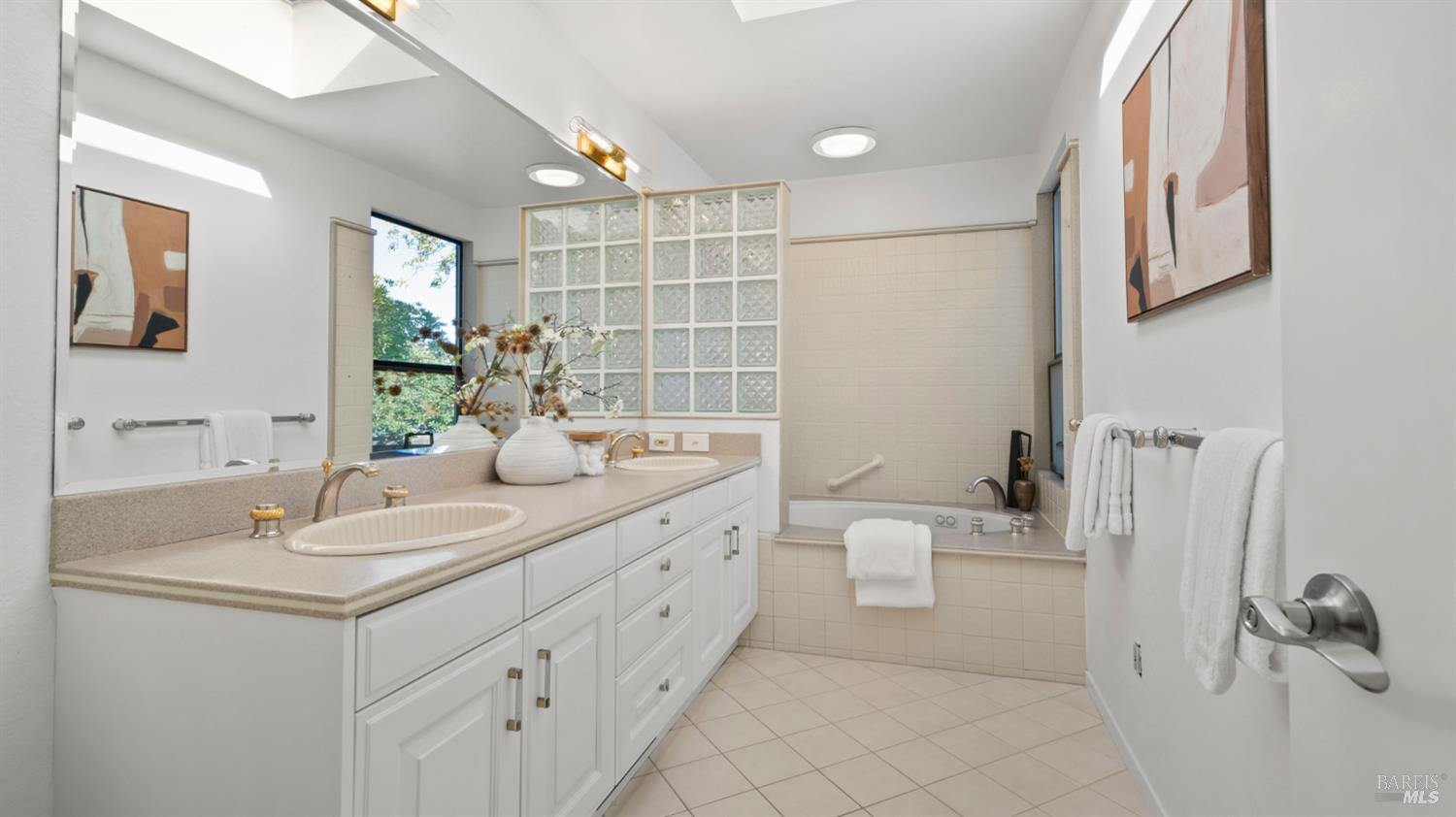 Detail Gallery Image 20 of 58 For 49 via La Brisa Unkn, Larkspur,  CA 94939 - 3 Beds | 2 Baths