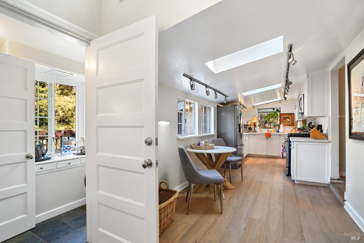 Detail Gallery Image 18 of 47 For 1846 Indian Valley Rd, Novato,  CA 94947 - 3 Beds | 2 Baths