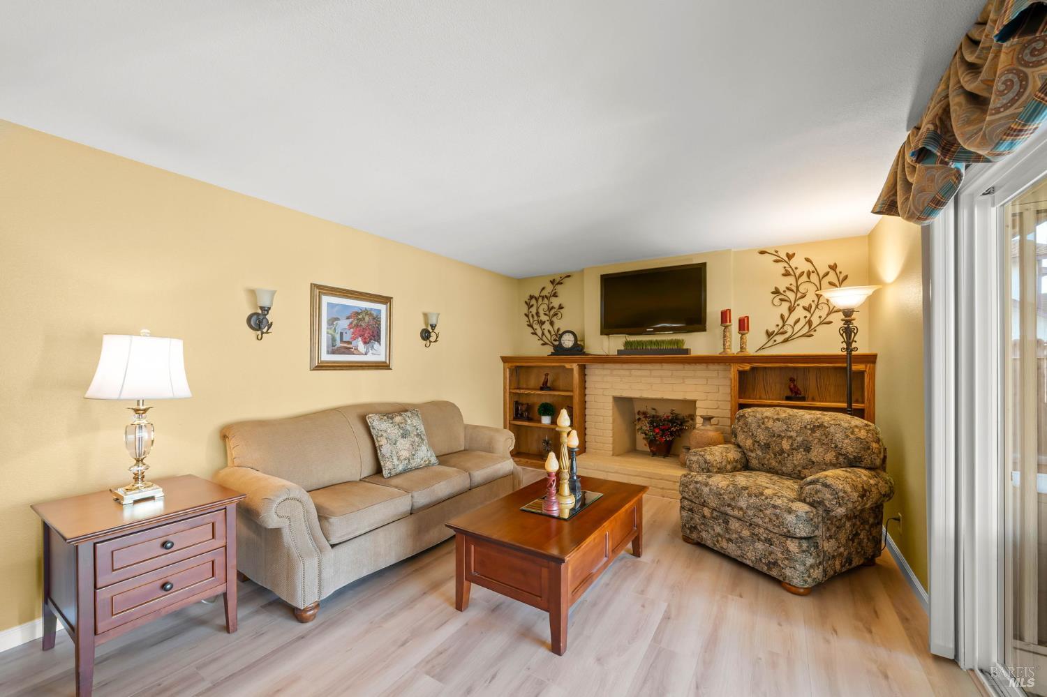 Detail Gallery Image 19 of 47 For 2222 Madrone Dr, Fairfield,  CA 94534 - 4 Beds | 3 Baths