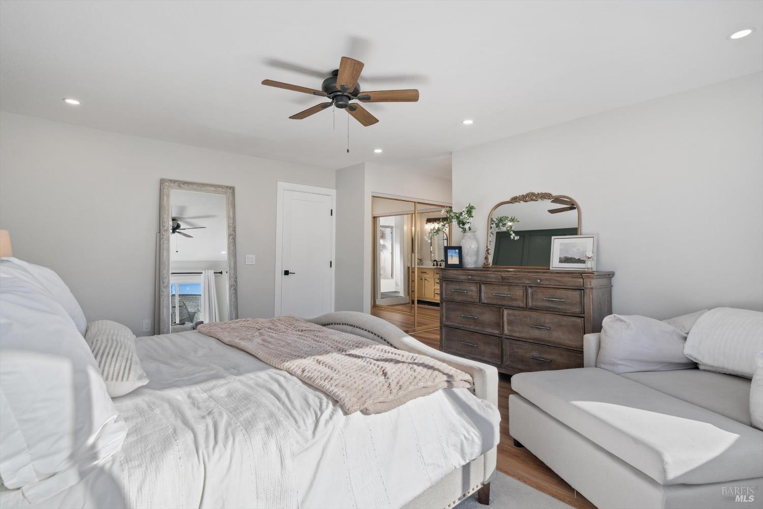 Detail Gallery Image 19 of 40 For 4472 Hollingsworth Cir, Rohnert Park,  CA 94928 - 3 Beds | 2 Baths