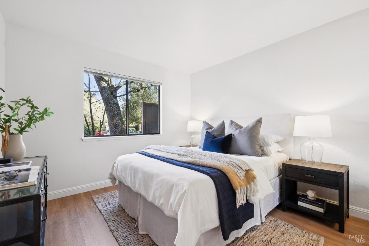 Detail Gallery Image 30 of 61 For 803 Indian Way, Novato,  CA 94949 - 3 Beds | 2 Baths