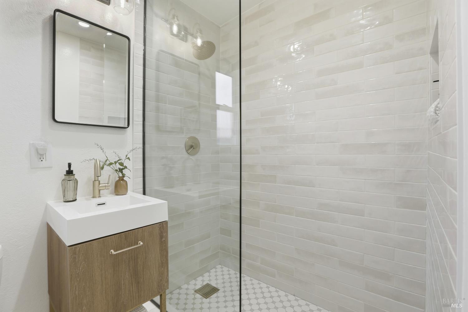 Detail Gallery Image 29 of 45 For 868 Rincon Way, San Rafael,  CA 94903 - 3 Beds | 2 Baths