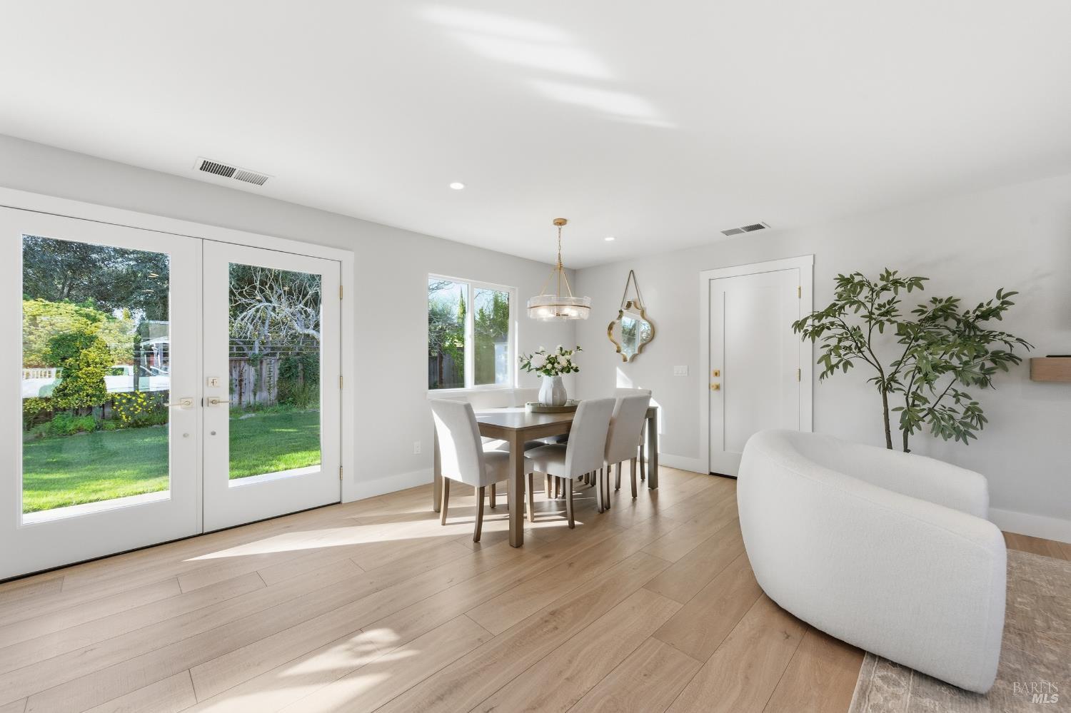 Detail Gallery Image 10 of 54 For 883 Cordilleras Dr, Sonoma,  CA 95476 - 3 Beds | 2 Baths