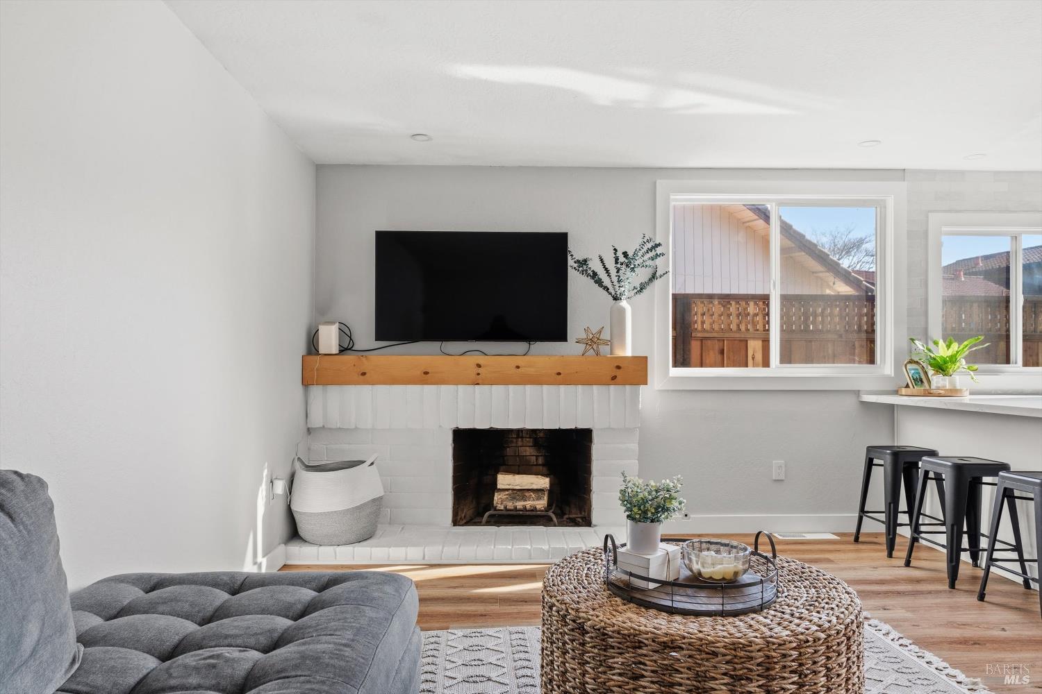 Detail Gallery Image 28 of 40 For 4472 Hollingsworth Cir, Rohnert Park,  CA 94928 - 3 Beds | 2 Baths