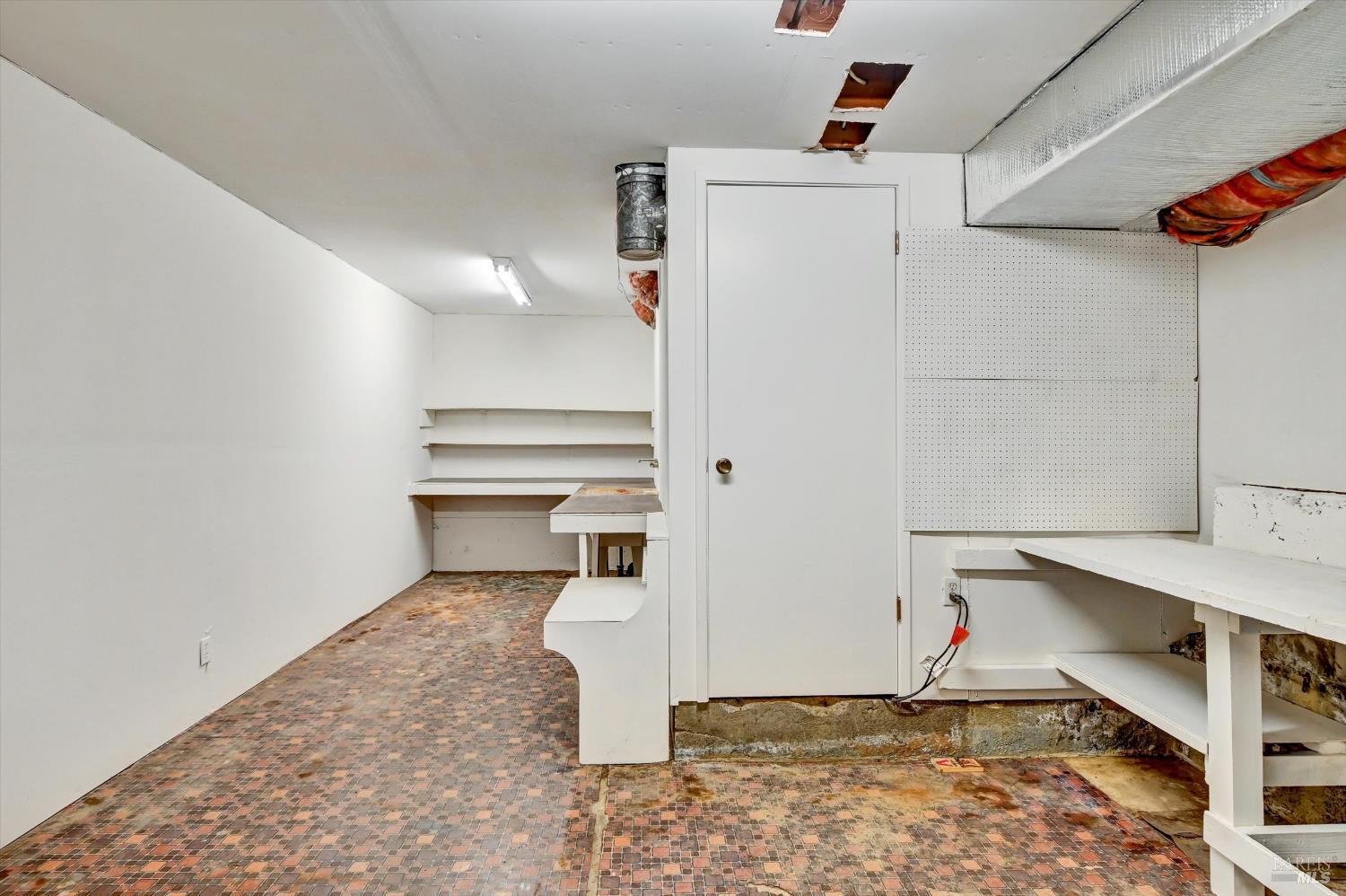 Detail Gallery Image 10 of 50 For 38 Dutch Valley Ln, San Anselmo,  CA 94960 - 4 Beds | 3 Baths