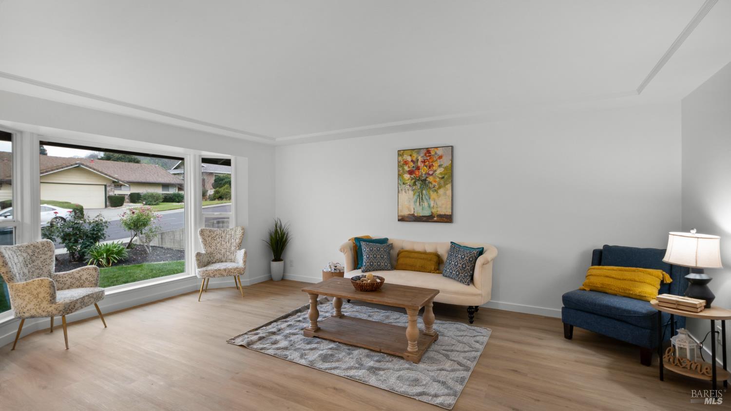 Detail Gallery Image 8 of 50 For 459 Meadowview Dr, Vacaville,  CA 95688 - 5 Beds | 3 Baths