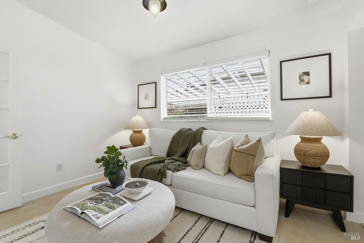 Detail Gallery Image 24 of 45 For 868 Rincon Way, San Rafael,  CA 94903 - 3 Beds | 2 Baths