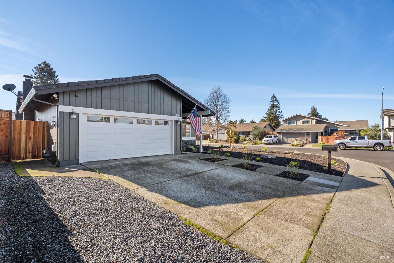 Detail Gallery Image 33 of 40 For 4472 Hollingsworth Cir, Rohnert Park,  CA 94928 - 3 Beds | 2 Baths