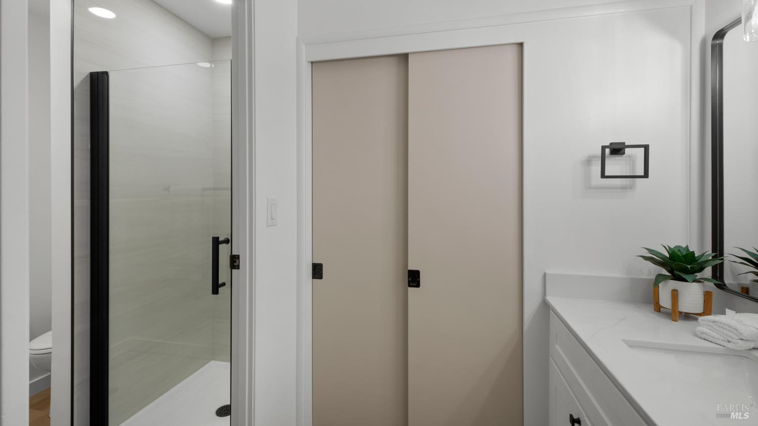 Detail Gallery Image 29 of 50 For 459 Meadowview Dr, Vacaville,  CA 95688 - 5 Beds | 3 Baths