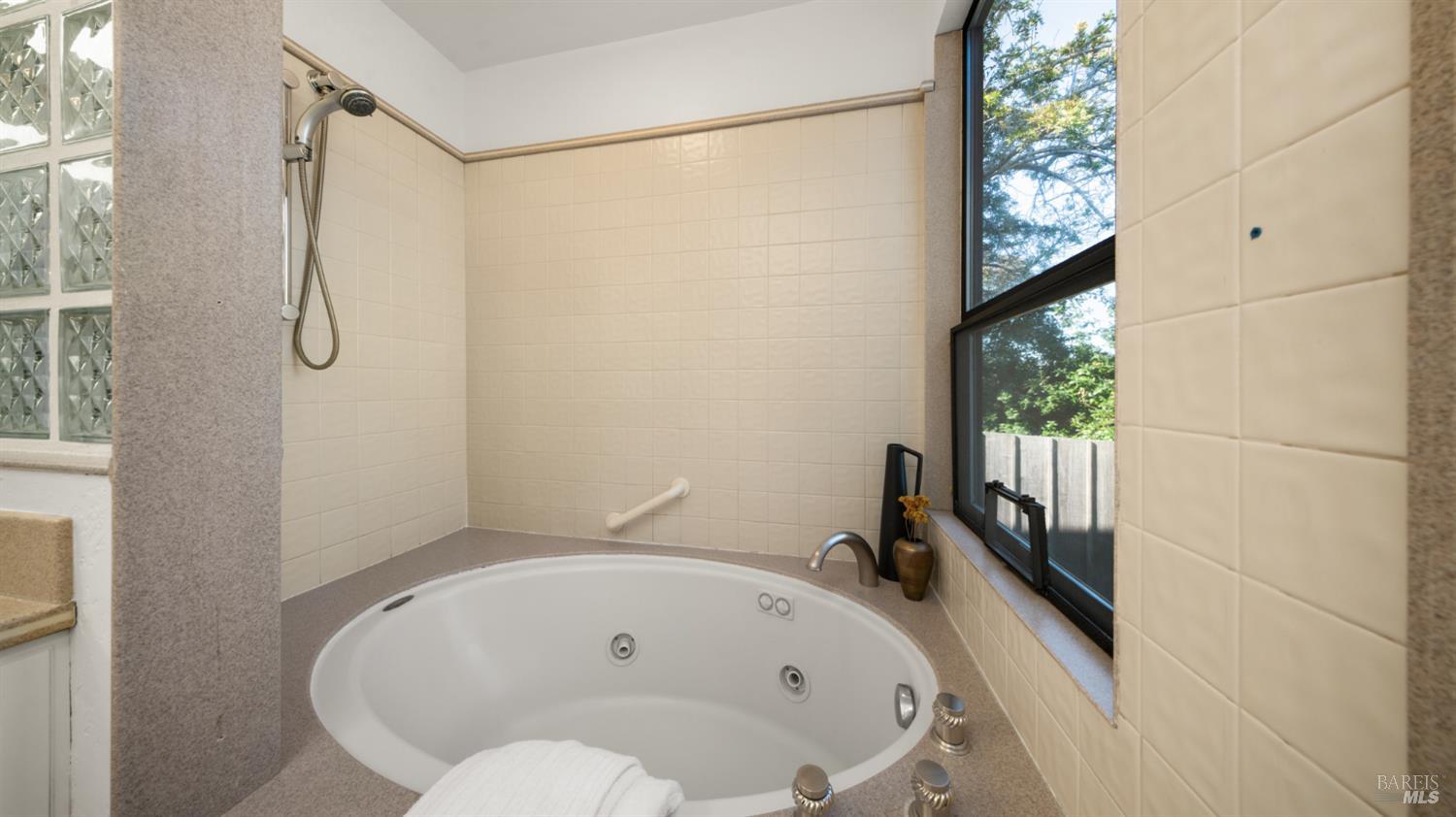 Detail Gallery Image 21 of 58 For 49 via La Brisa Unkn, Larkspur,  CA 94939 - 3 Beds | 2 Baths