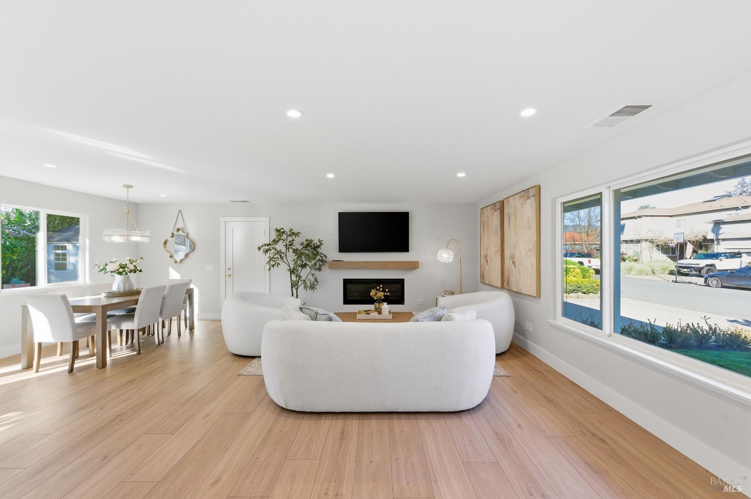 Detail Gallery Image 6 of 54 For 883 Cordilleras Dr, Sonoma,  CA 95476 - 3 Beds | 2 Baths