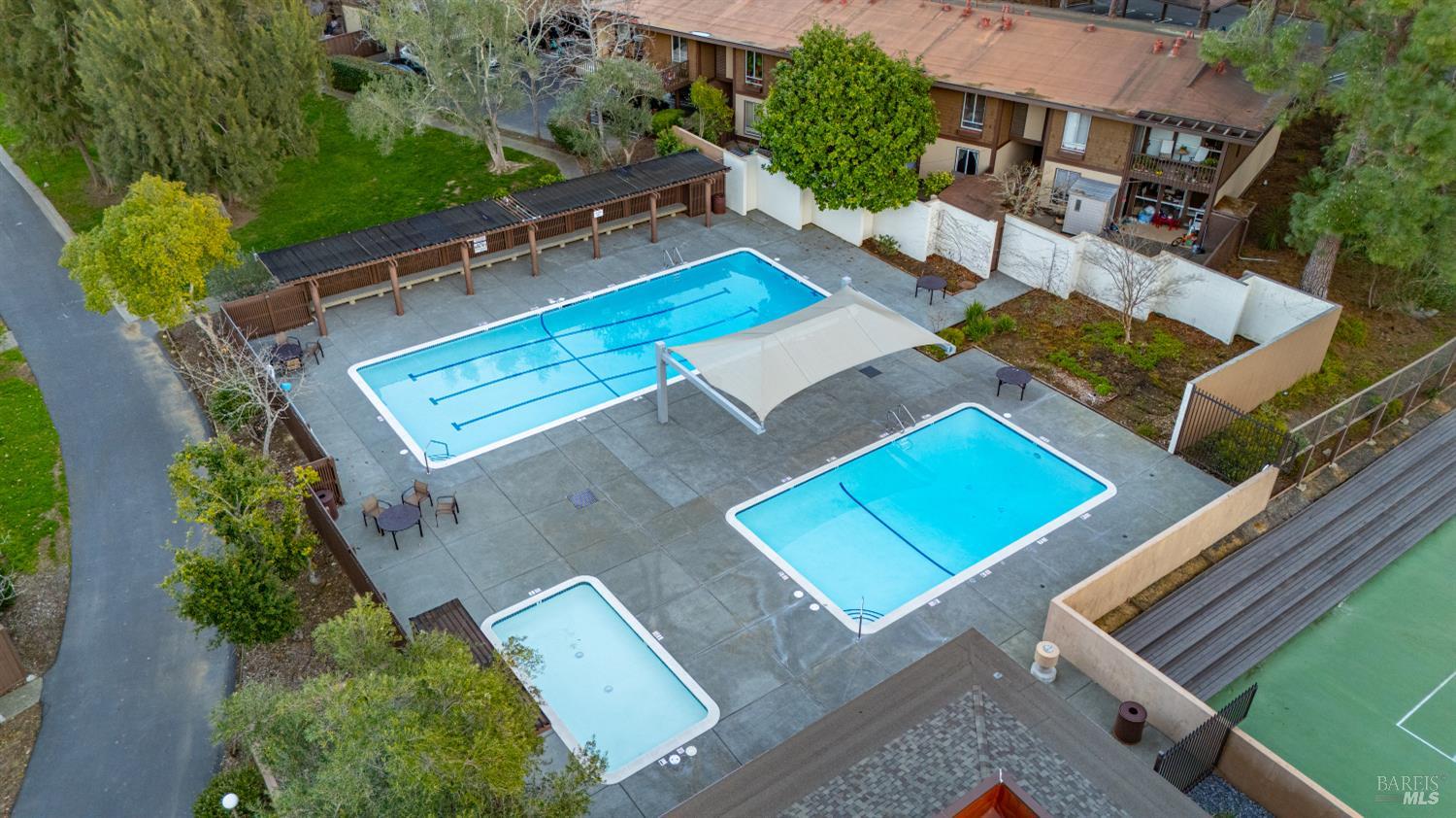 Detail Gallery Image 36 of 44 For 98 Forest Ln, San Rafael,  CA 94903 - 2 Beds | 2 Baths