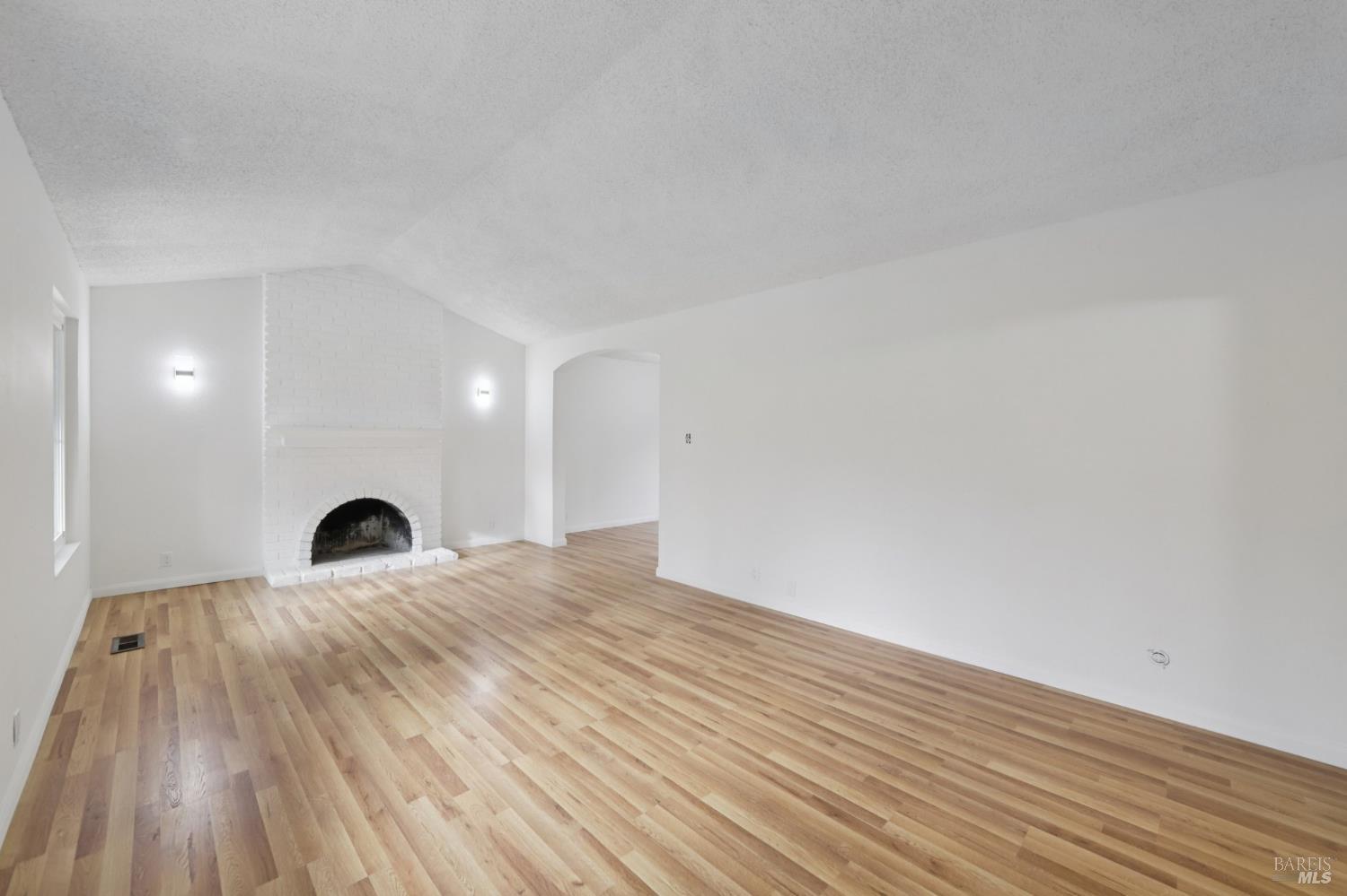 Detail Gallery Image 7 of 43 For 240 Parkview Ter, Vallejo,  CA 94589 - 3 Beds | 2/1 Baths