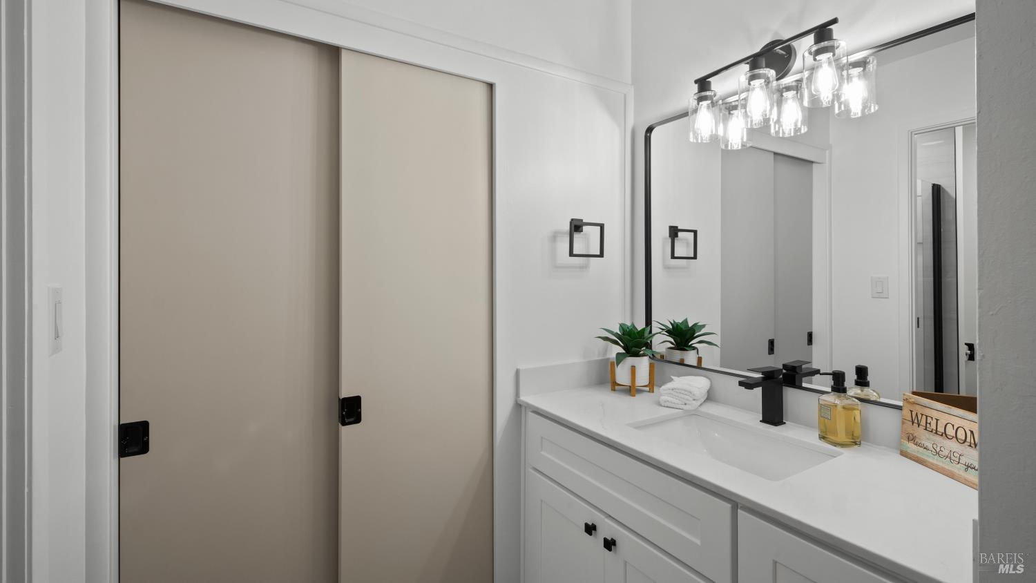 Detail Gallery Image 28 of 50 For 459 Meadowview Dr, Vacaville,  CA 95688 - 5 Beds | 3 Baths