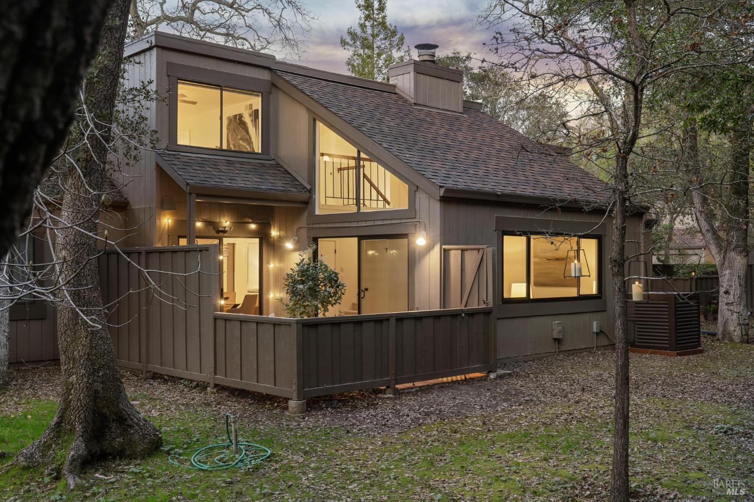 Detail Gallery Image 18 of 61 For 803 Indian Way, Novato,  CA 94949 - 3 Beds | 2 Baths